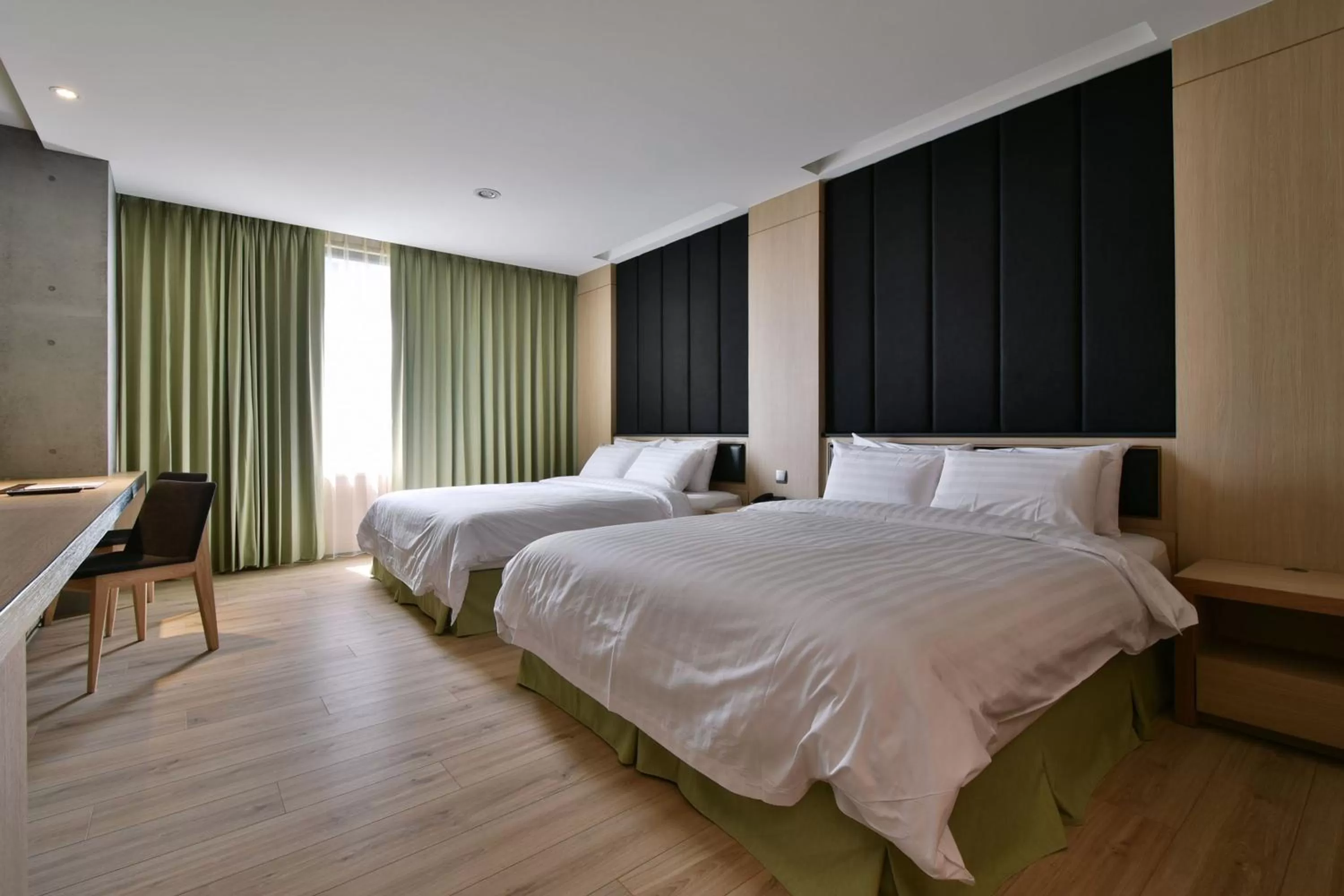 Photo of the whole room, Bed in Hotel R14