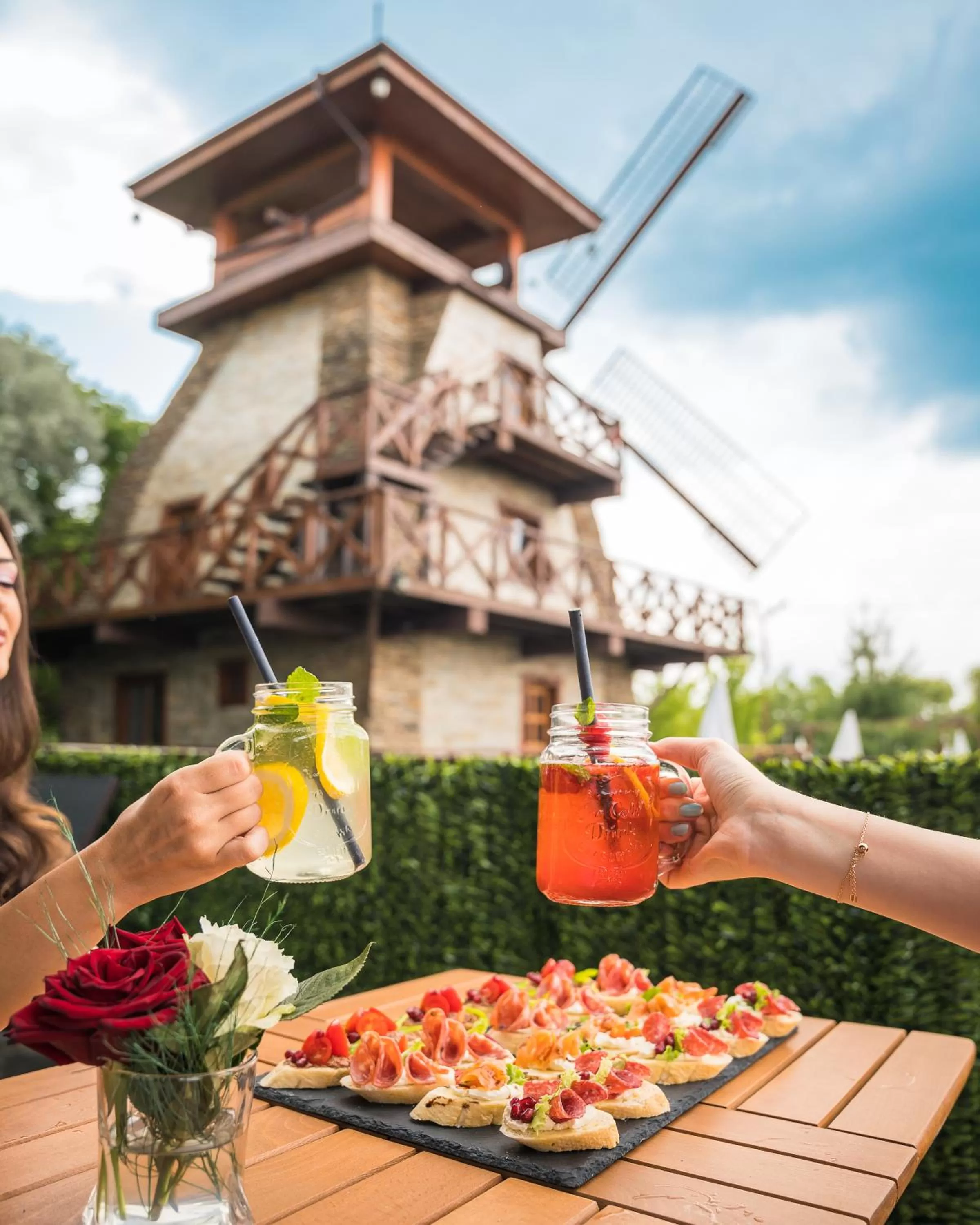 Food and drinks in The Wind Mills Hydropark