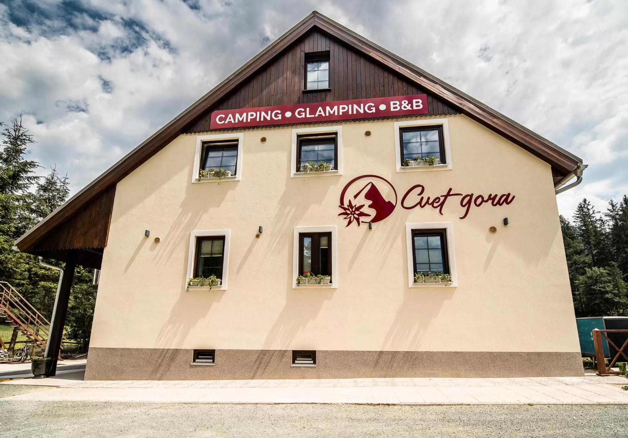 Property Building in Cvet gora - Camping, Glamping and Accomodations