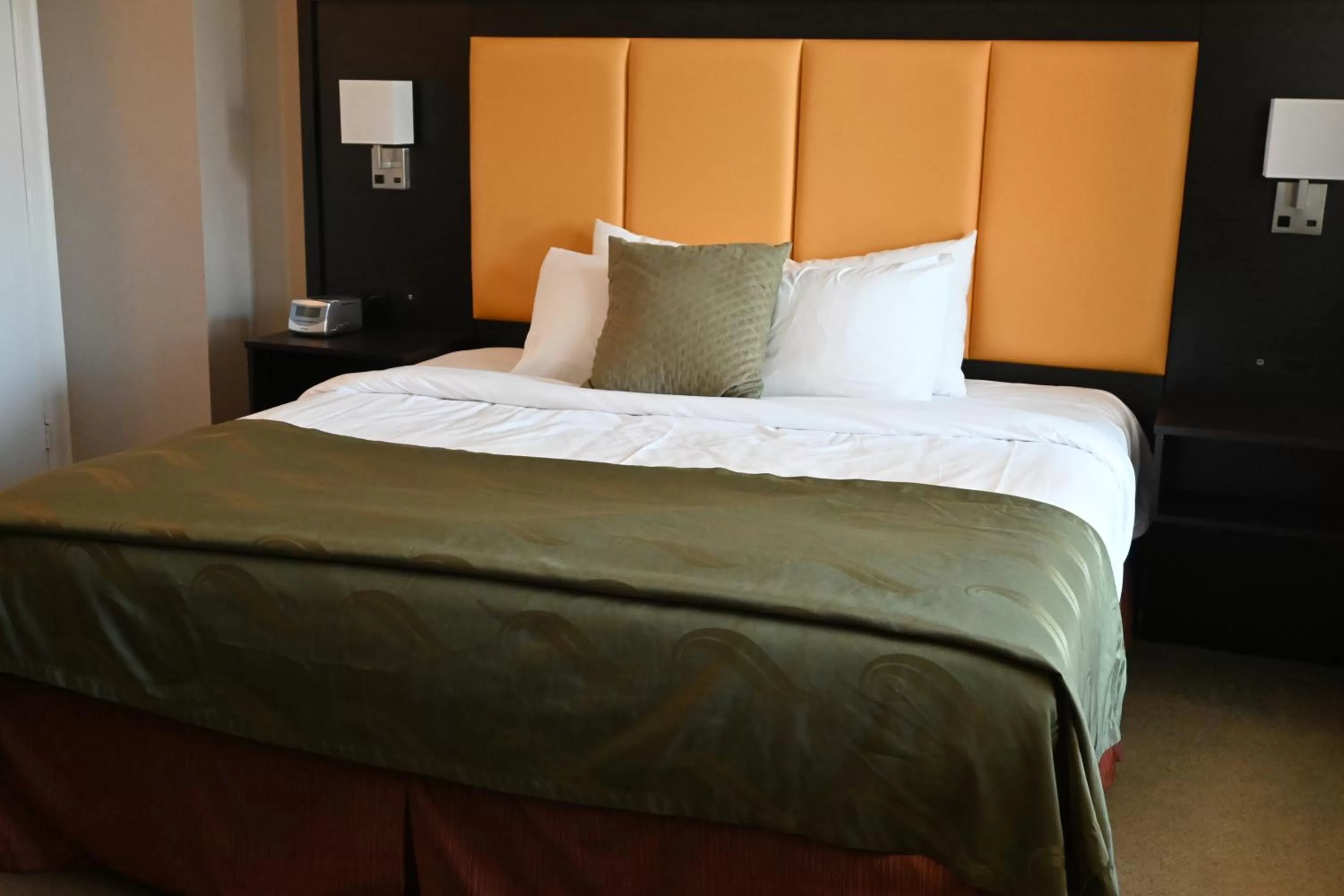 Guests, Bed in The Gananoque Inn