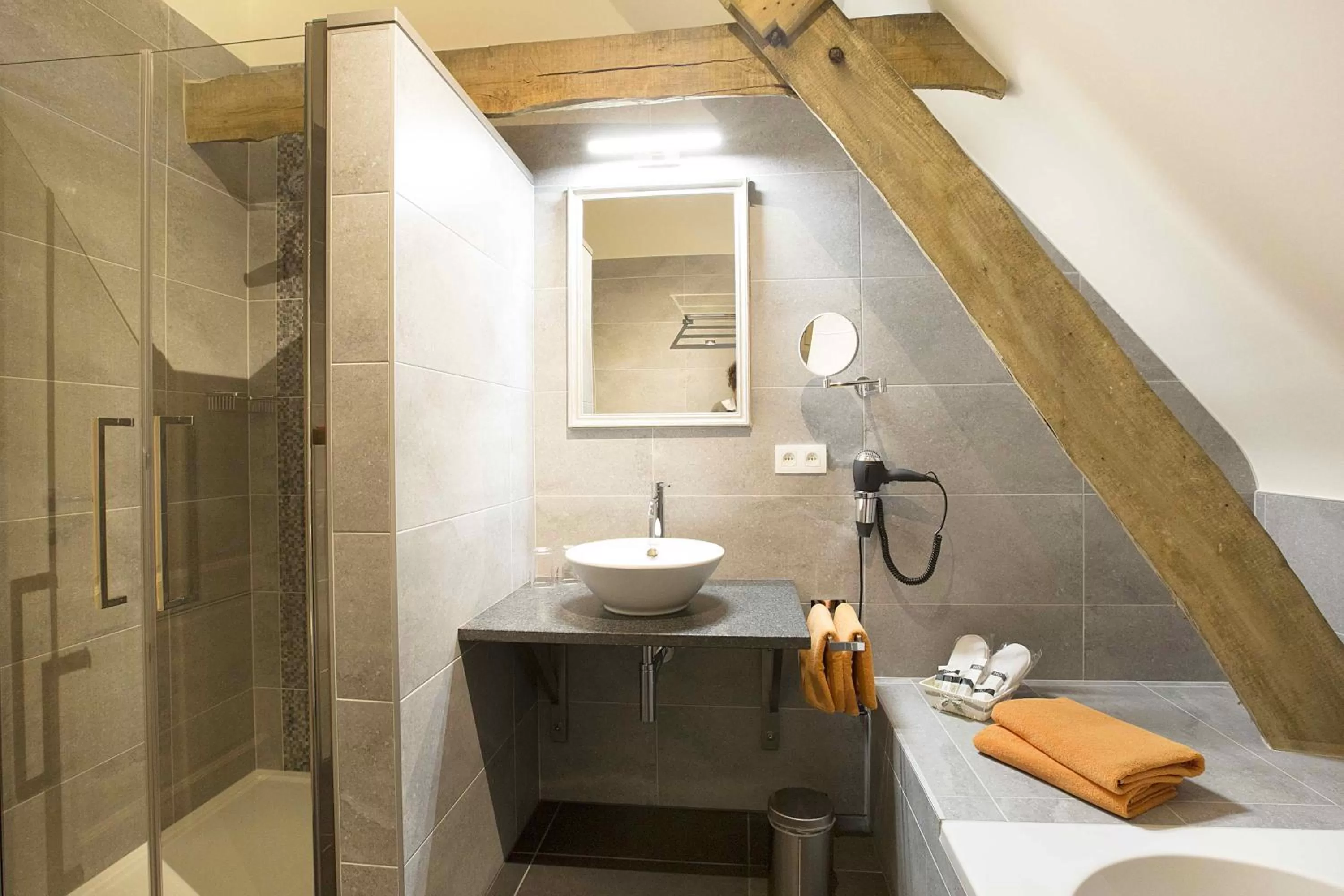 Bathroom in B&B 't Meesterhof