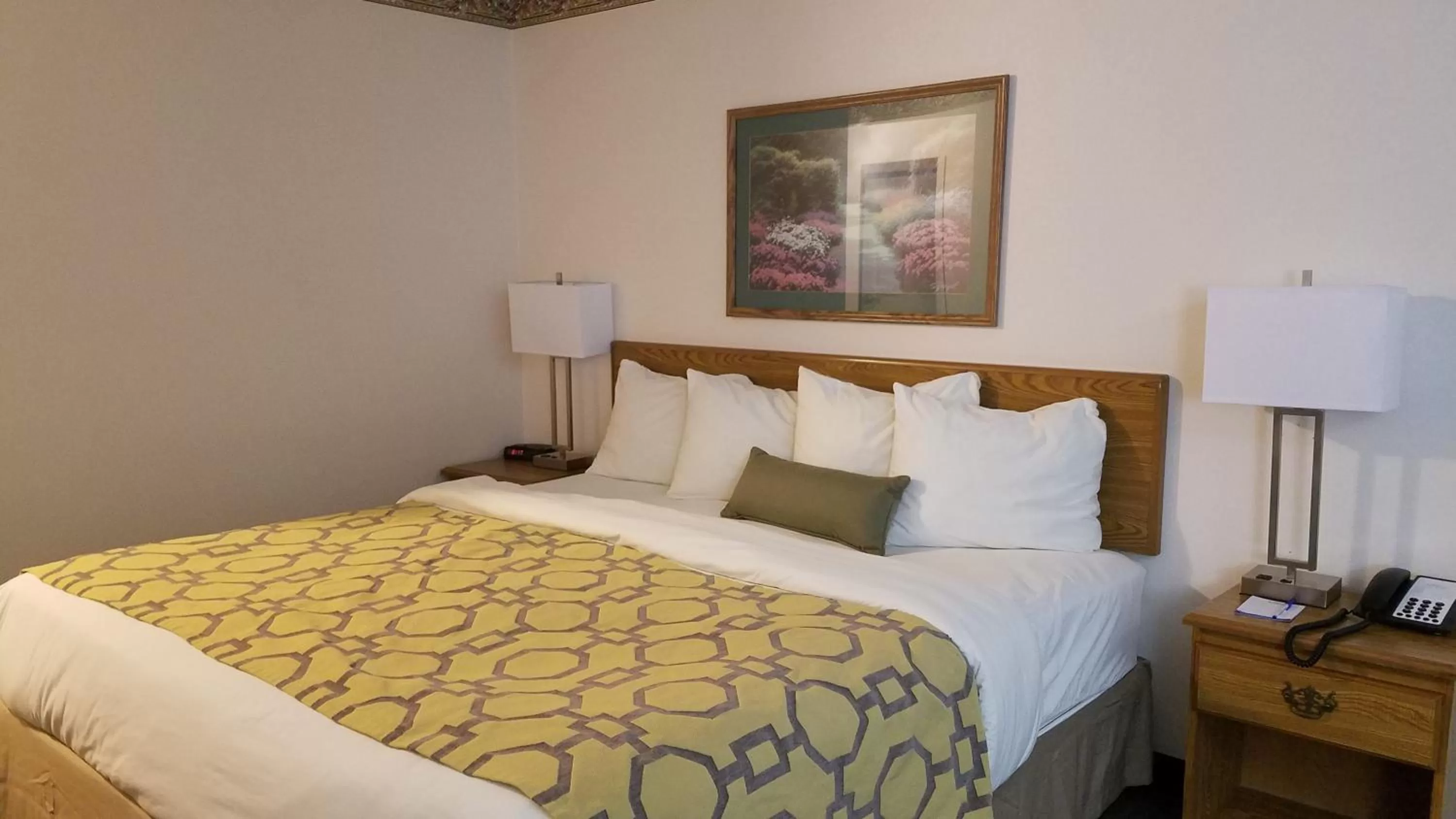 Bedroom in Baymont by Wyndham Limon