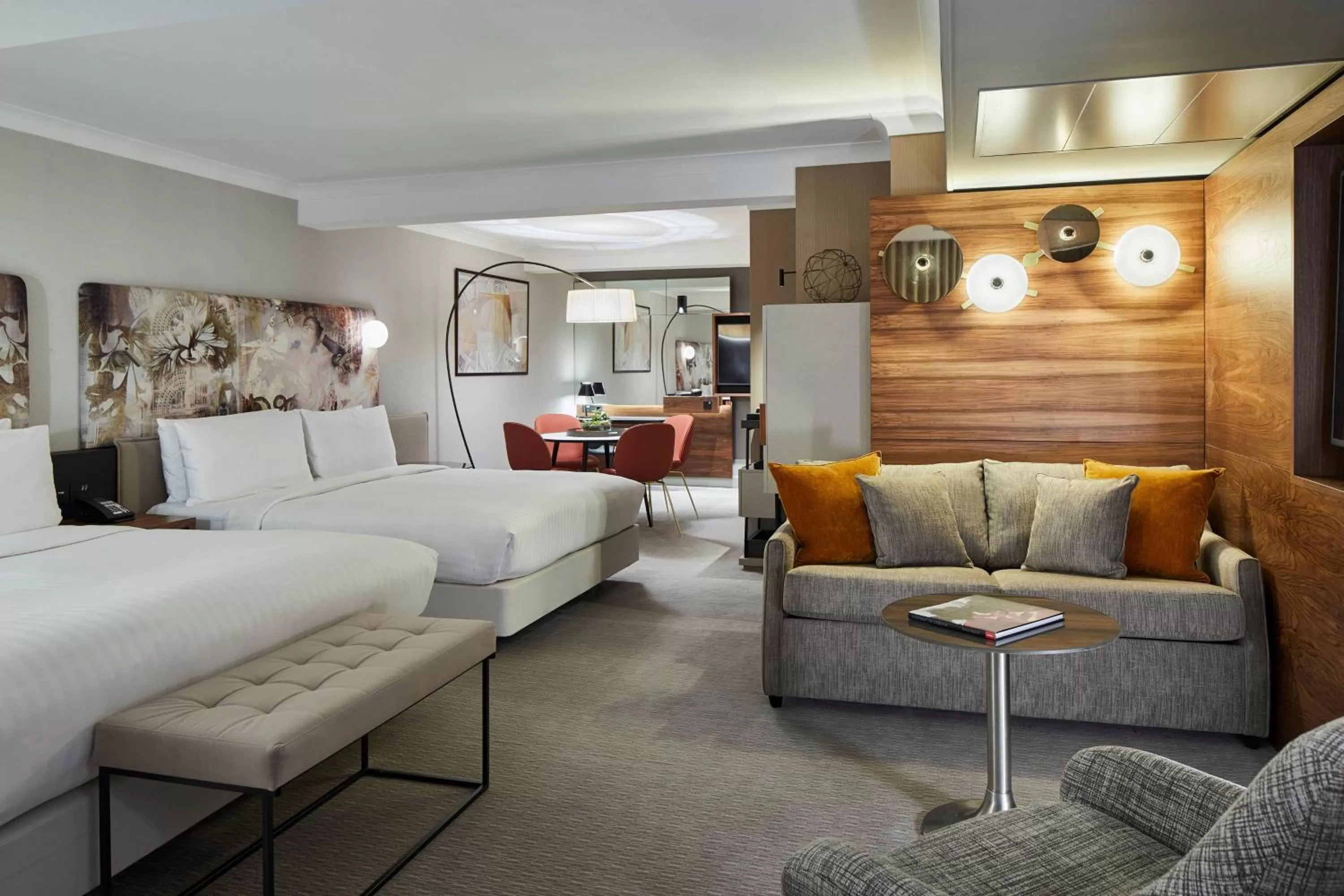 Lounge or bar in London Marriott Hotel Kensington