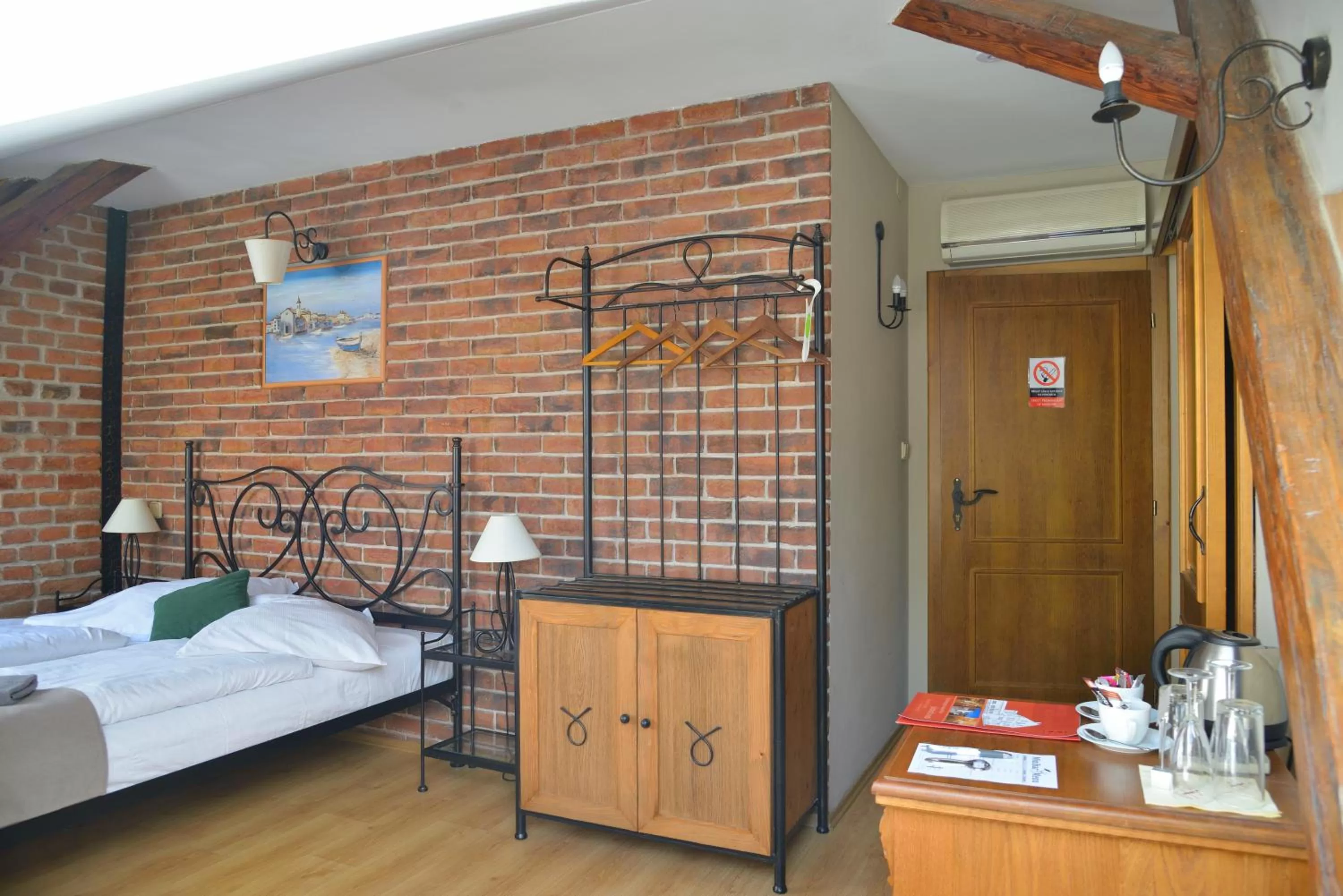 Bed in Hotel Via Ironia