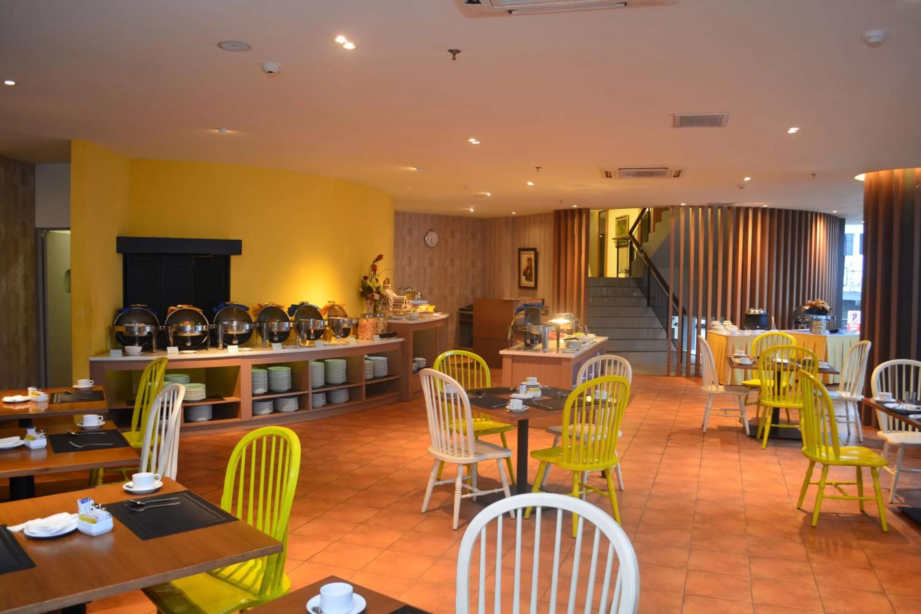 Restaurant/places to eat in Yunna Hotel Lampung