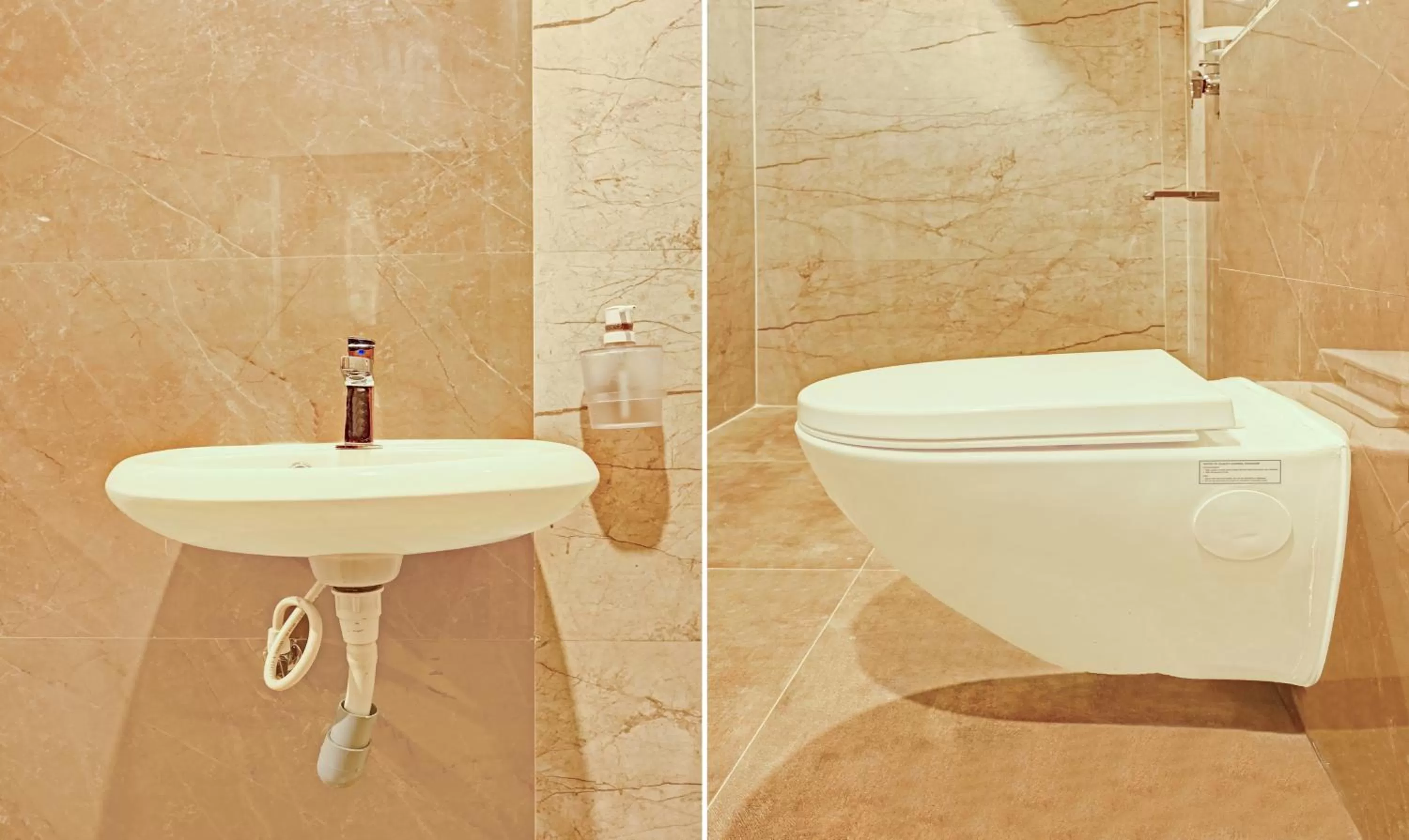 Bathroom in Itsy Hotels Sri Sai Grand Inn