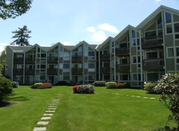 Patio, Property Building in Misty Harbor Resort