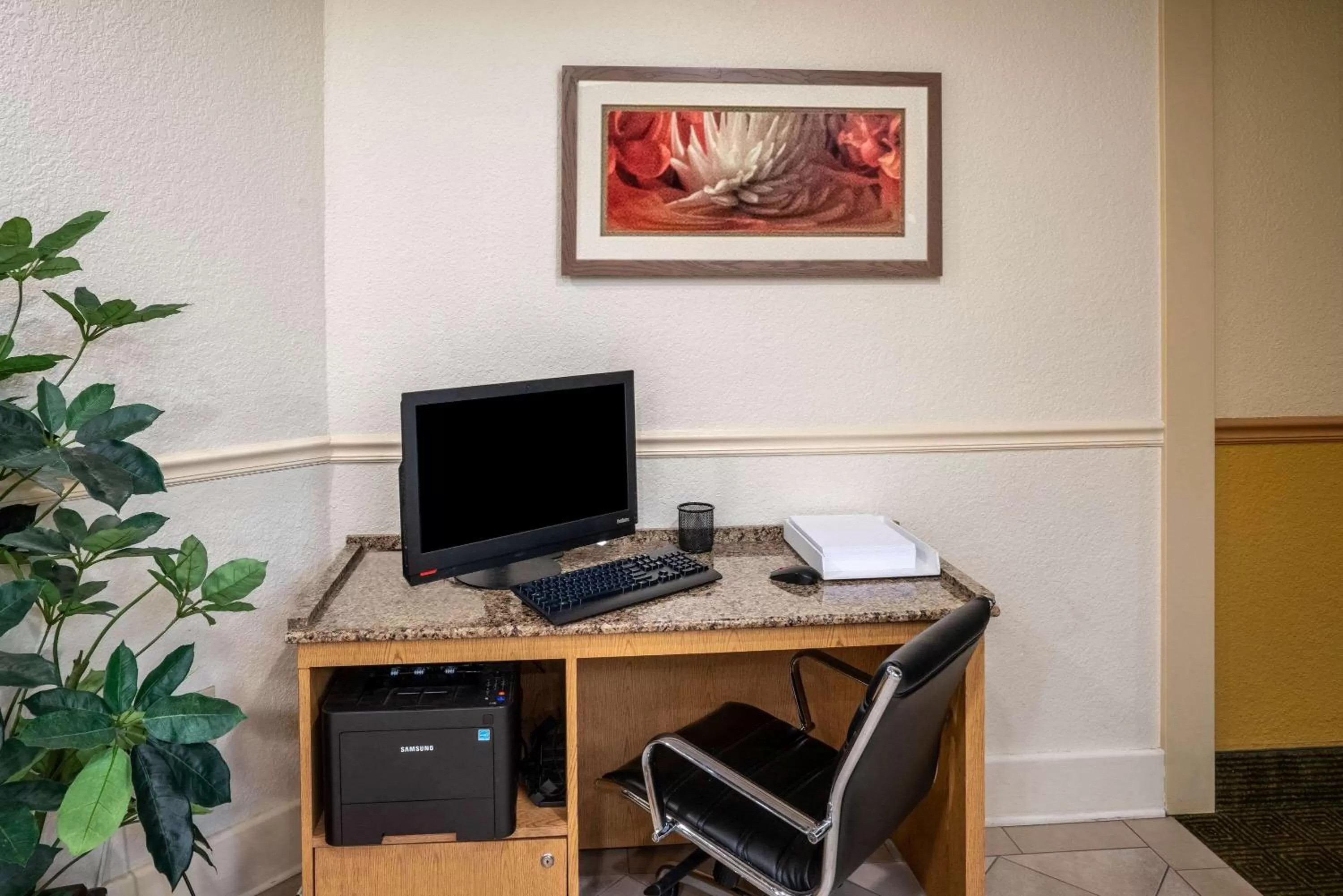 Business facilities in La Quinta by Wyndham Nashville Airport/Opryland