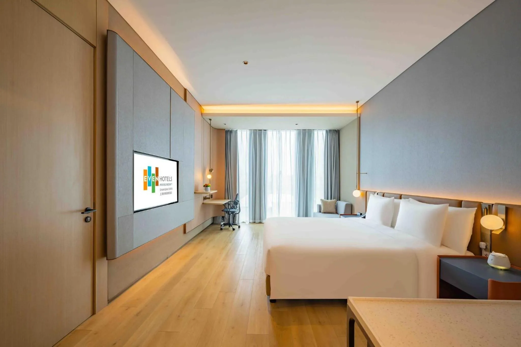 Photo of the whole room, Bed in EVEN Hotels Shanghai Expo by IHG