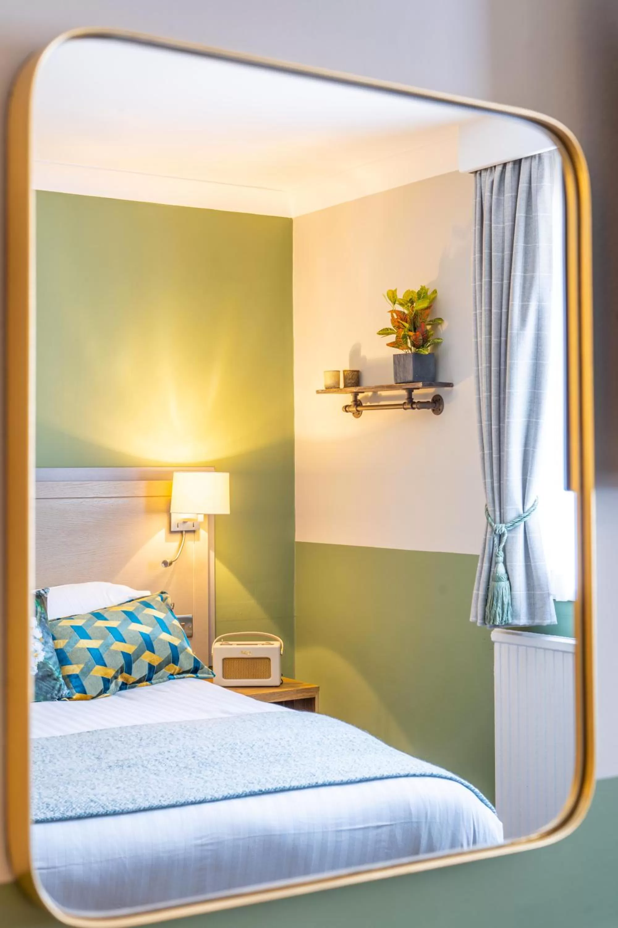 Bedroom, Bed in Hartford Hall on School Lane