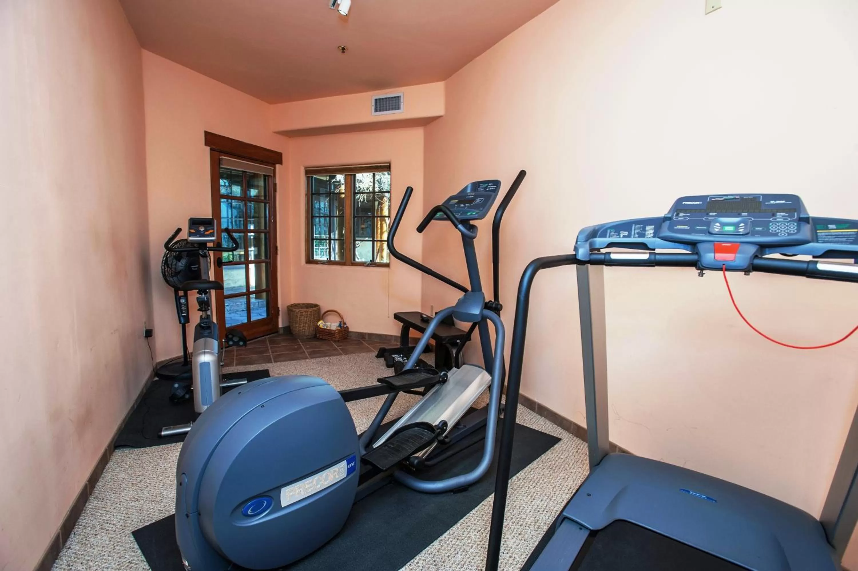 Fitness centre/facilities in Inn on La Loma Plaza