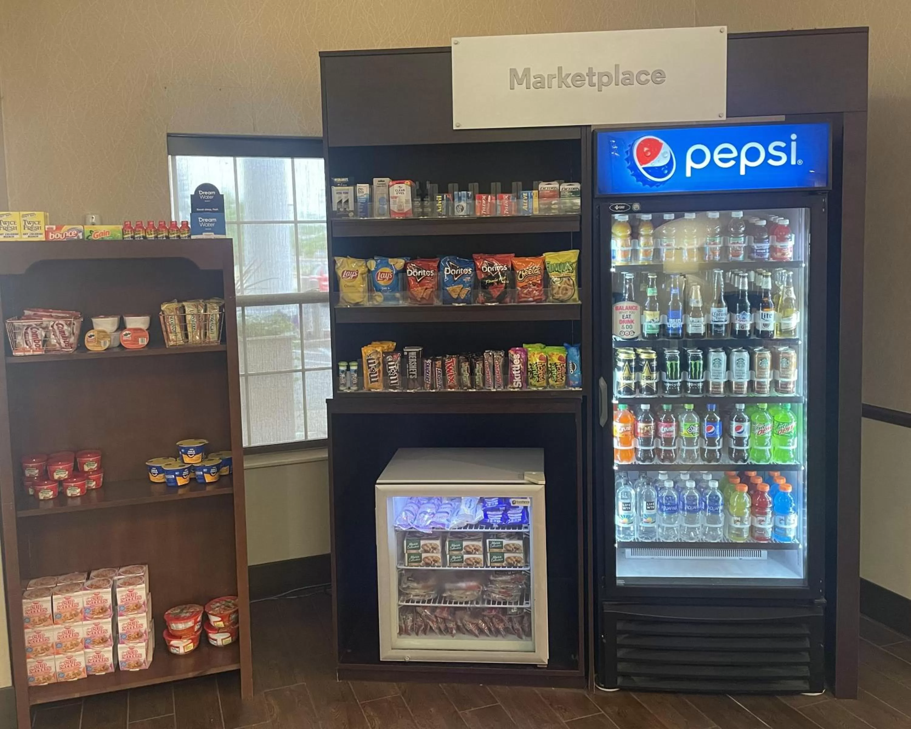 Restaurant/places to eat in Comfort Suites Milwaukee Airport