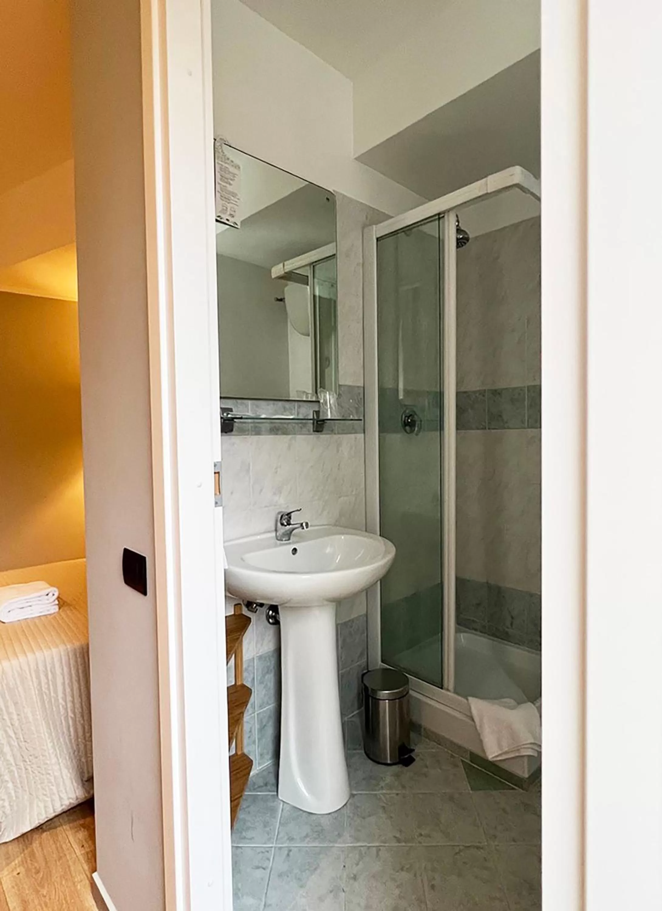 Bathroom in Hotel King