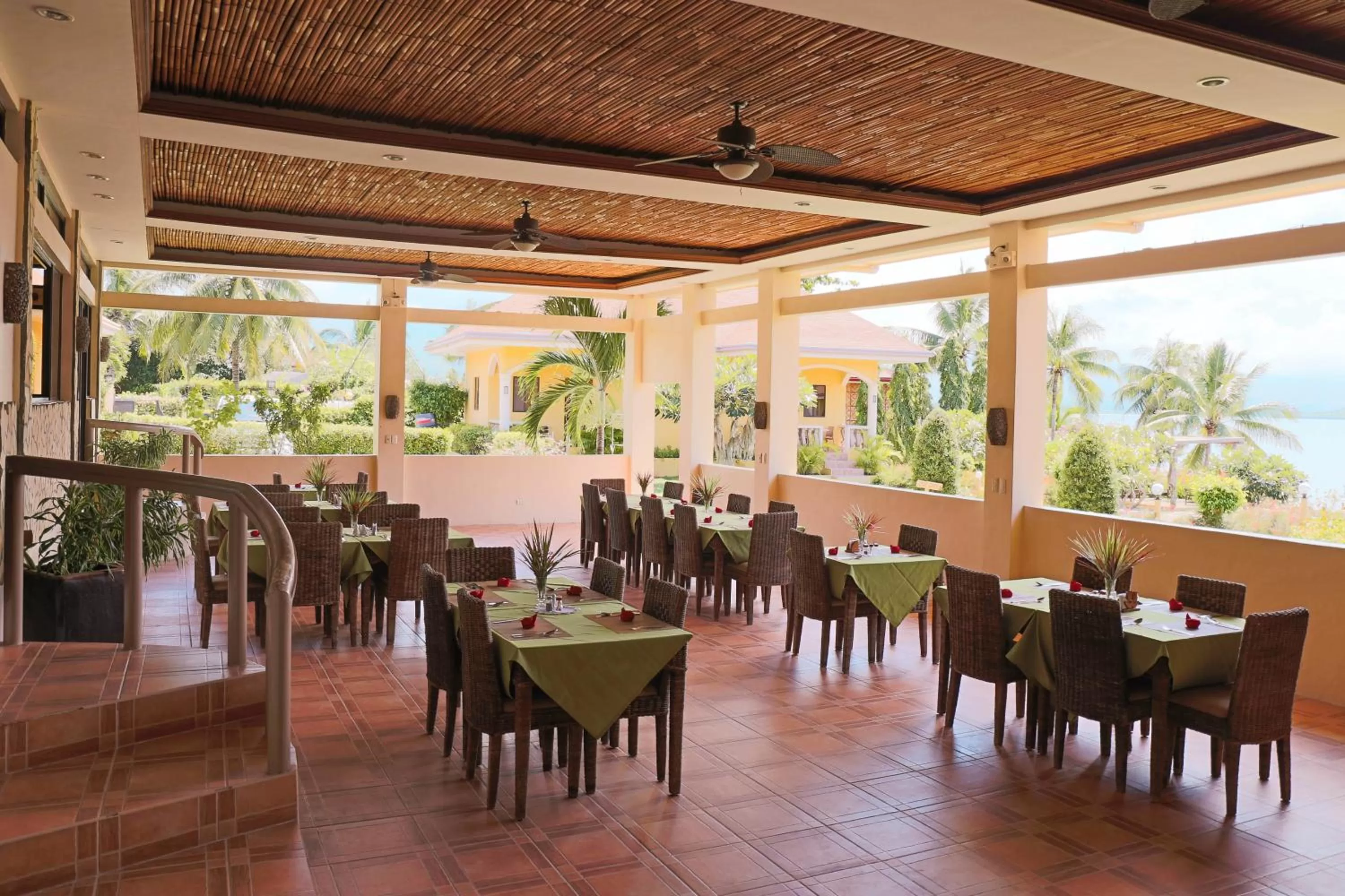 Restaurant/places to eat in Turtle Bay Dive Resort