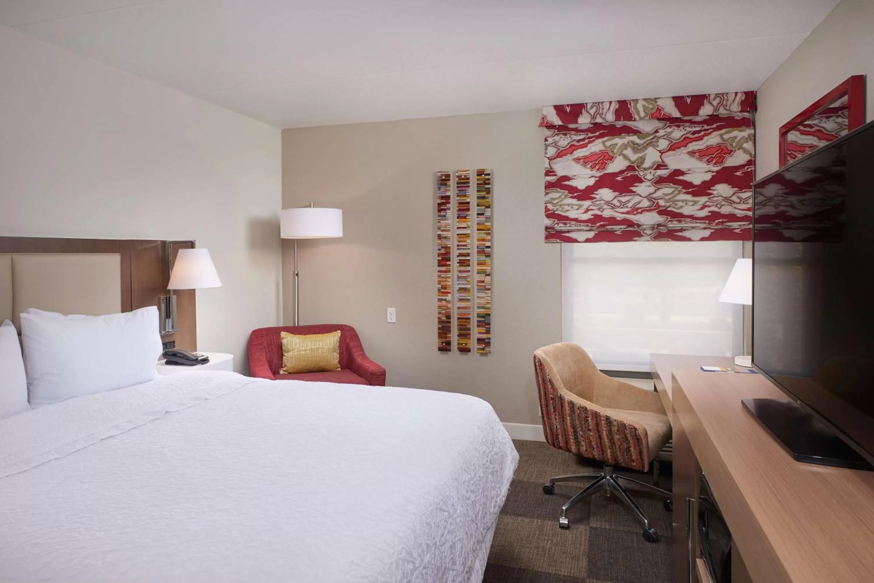 Bedroom, Bed in Hampton Inn & Suites Scottsdale On Shea Blvd