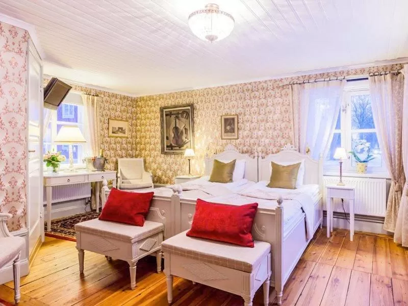 Dubbelrum Slottsstugan (7 min promenad) - single occupancy in Vadstena Klosterhotell Konferens & Spa