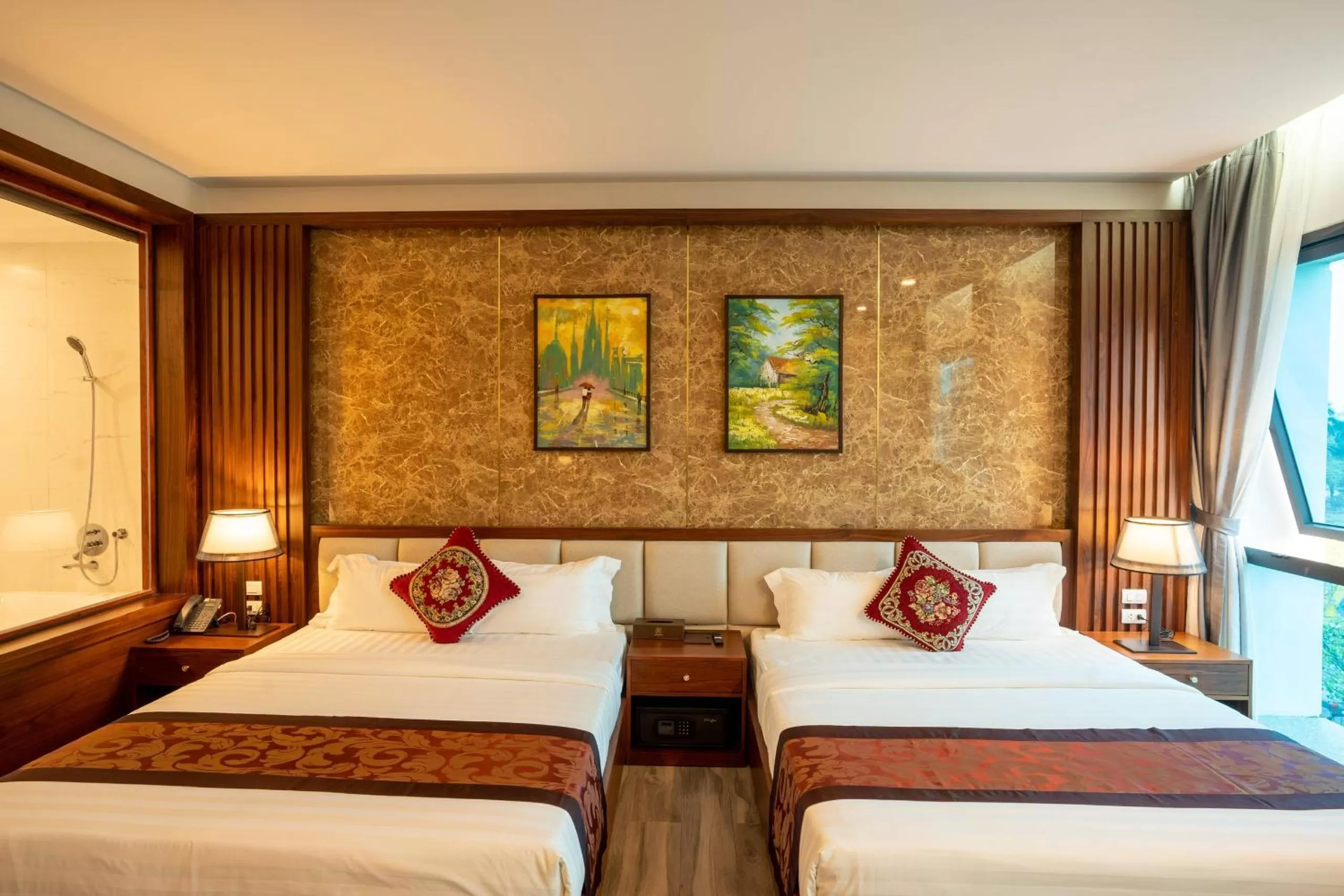 Bedroom, Bed in MT Collection Hotel