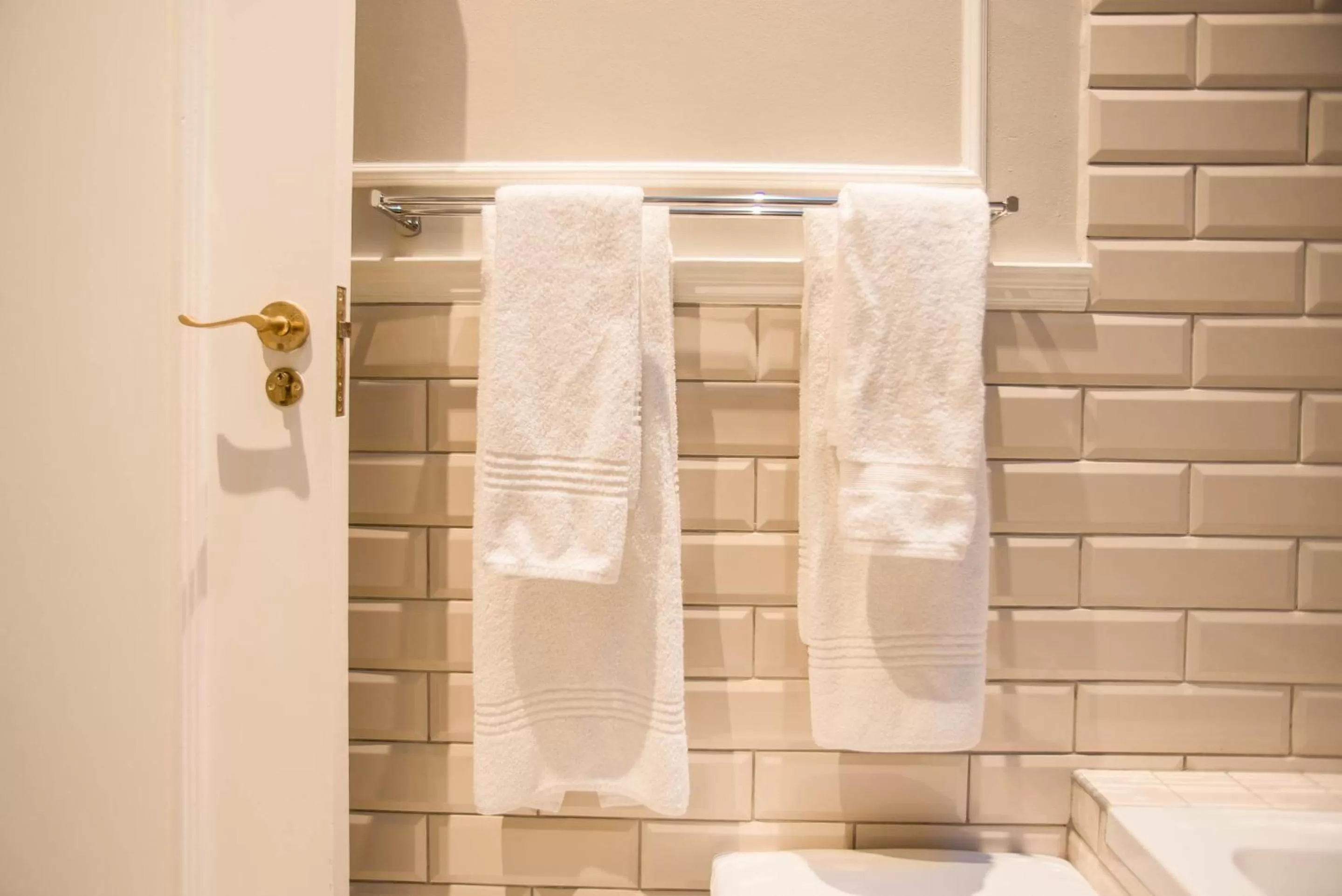 Bathroom in Eendracht Hotel