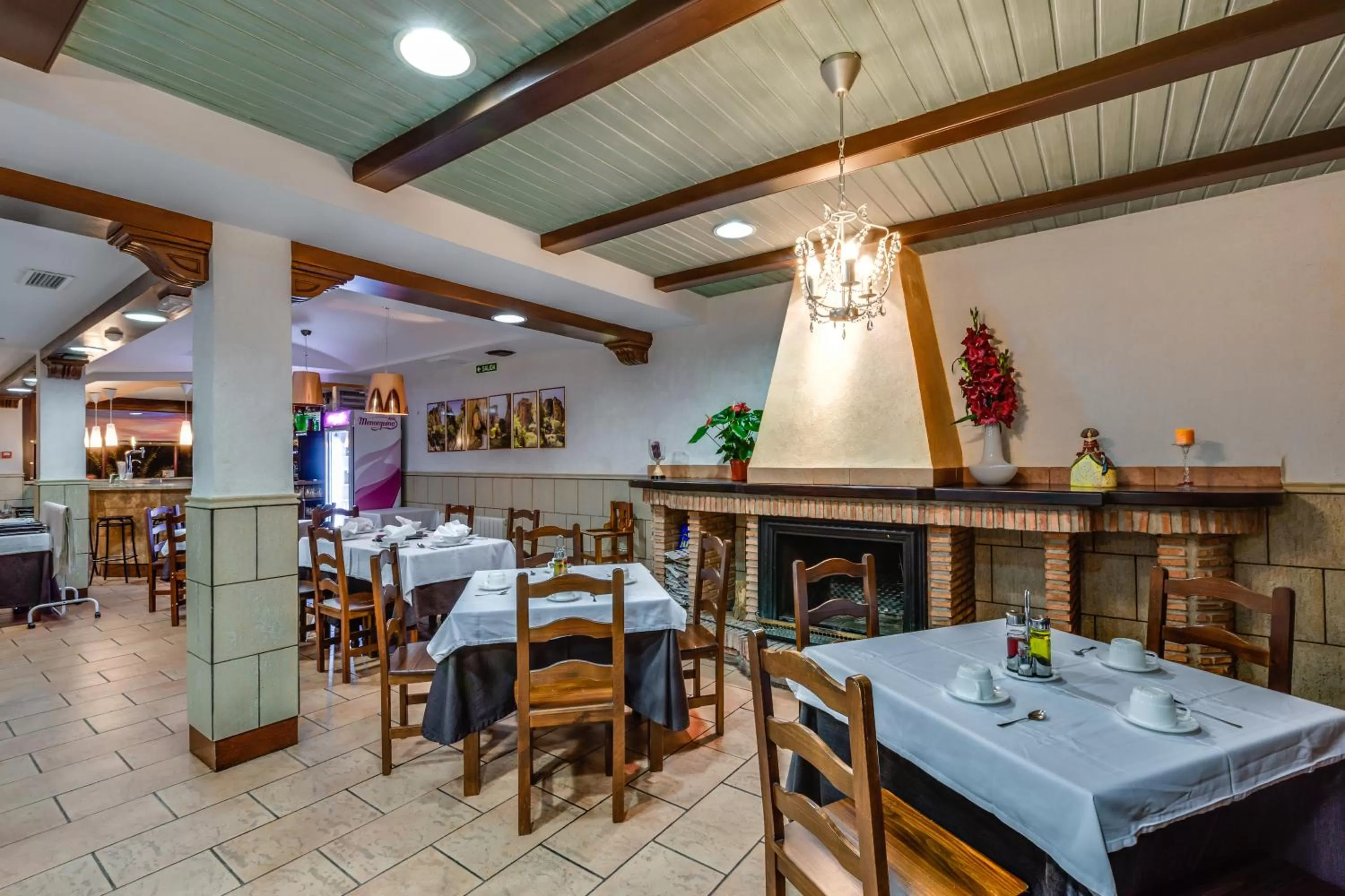 Restaurant/places to eat in Hotel Rural Huerta del Laurel