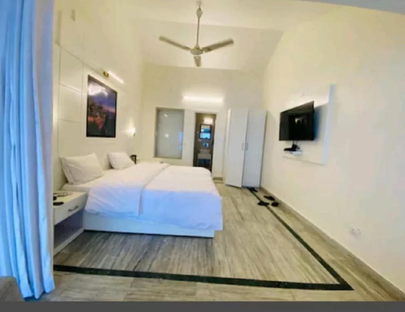 Bedroom, Bed in Hotel Diamond, Mussoorie