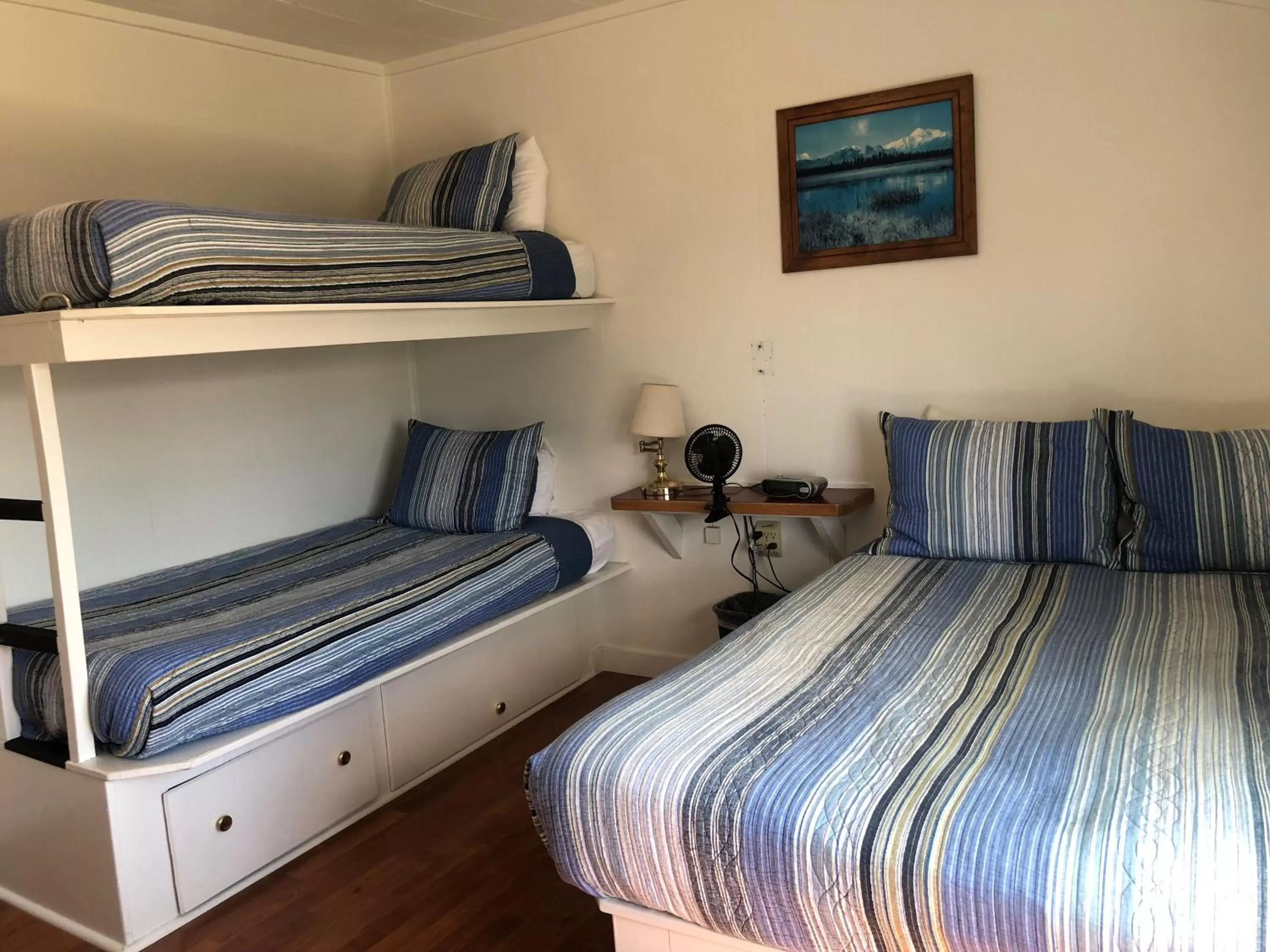 Bed in Driftwood Inn