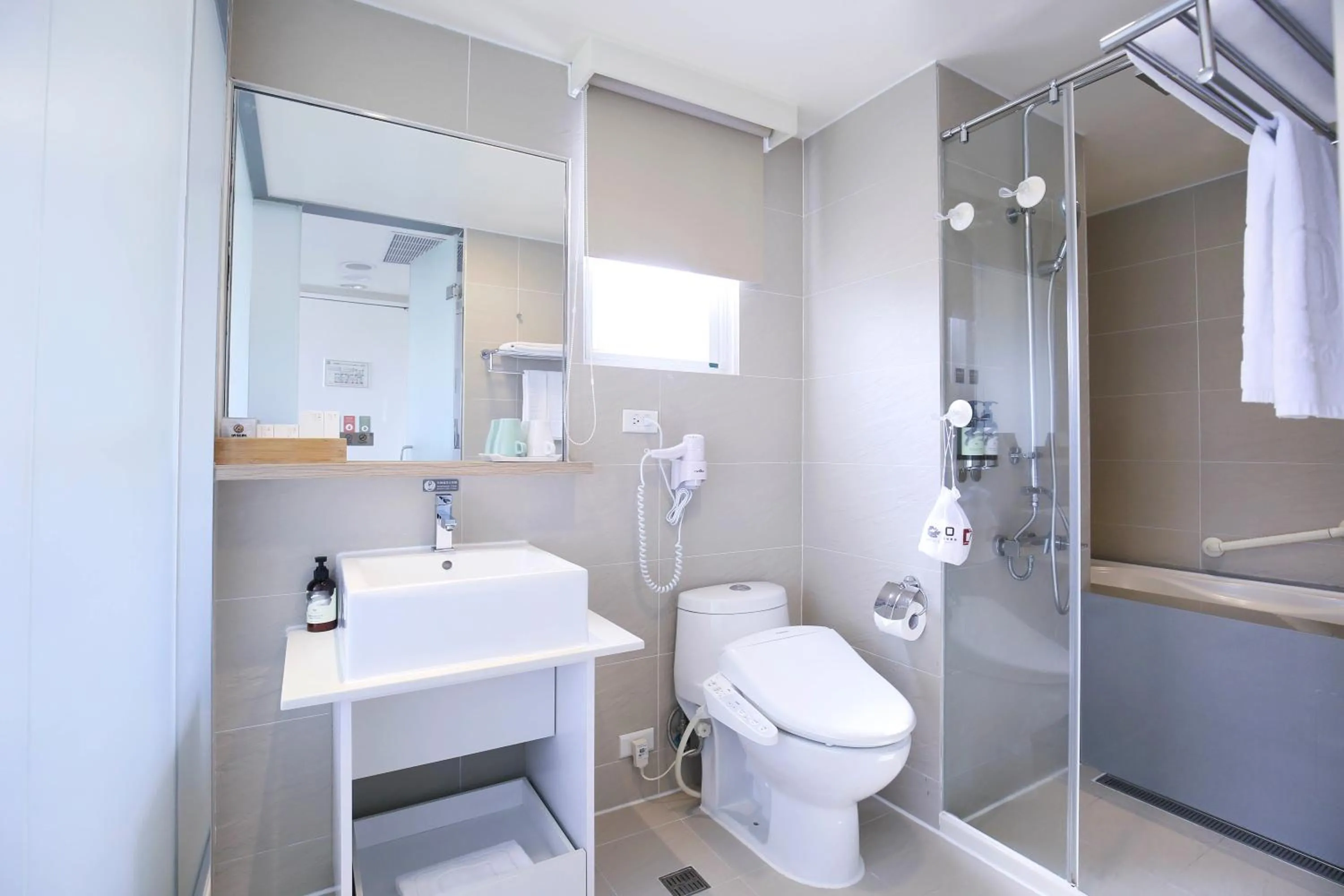 Bathroom in Dandy Hotel-Daan Park Branch