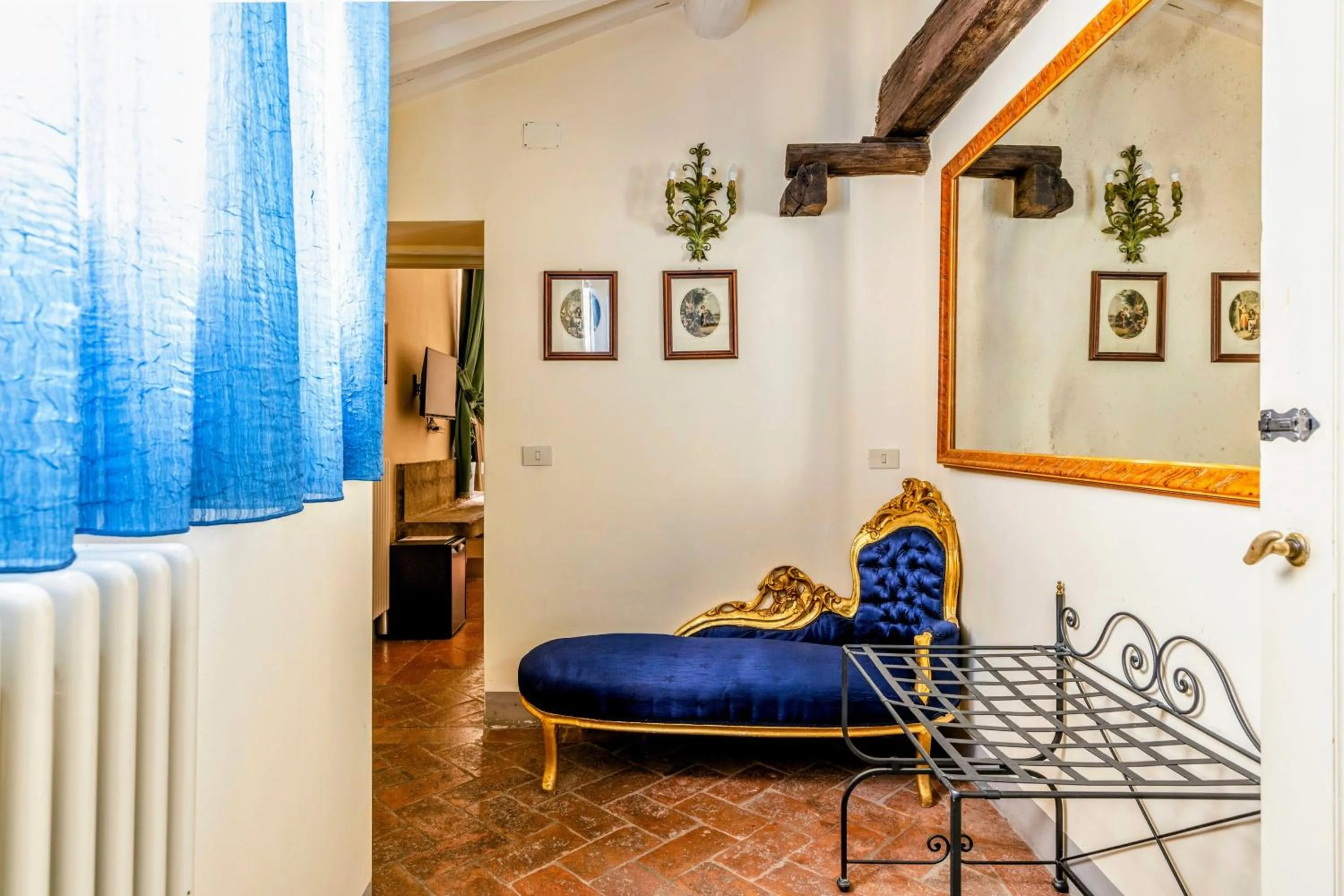 Decorative detail in Hotel San Michele