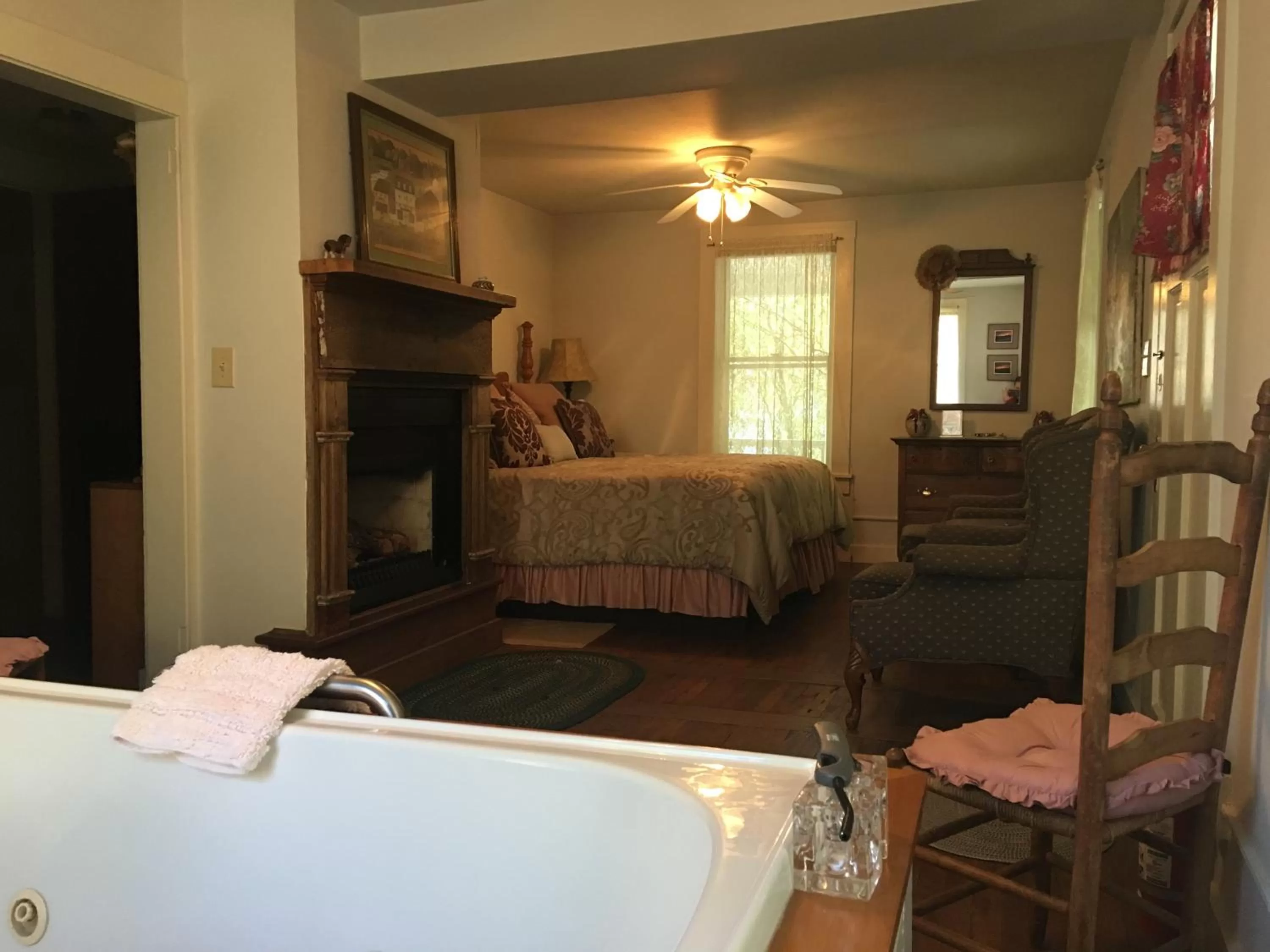 Bed in River House Inn