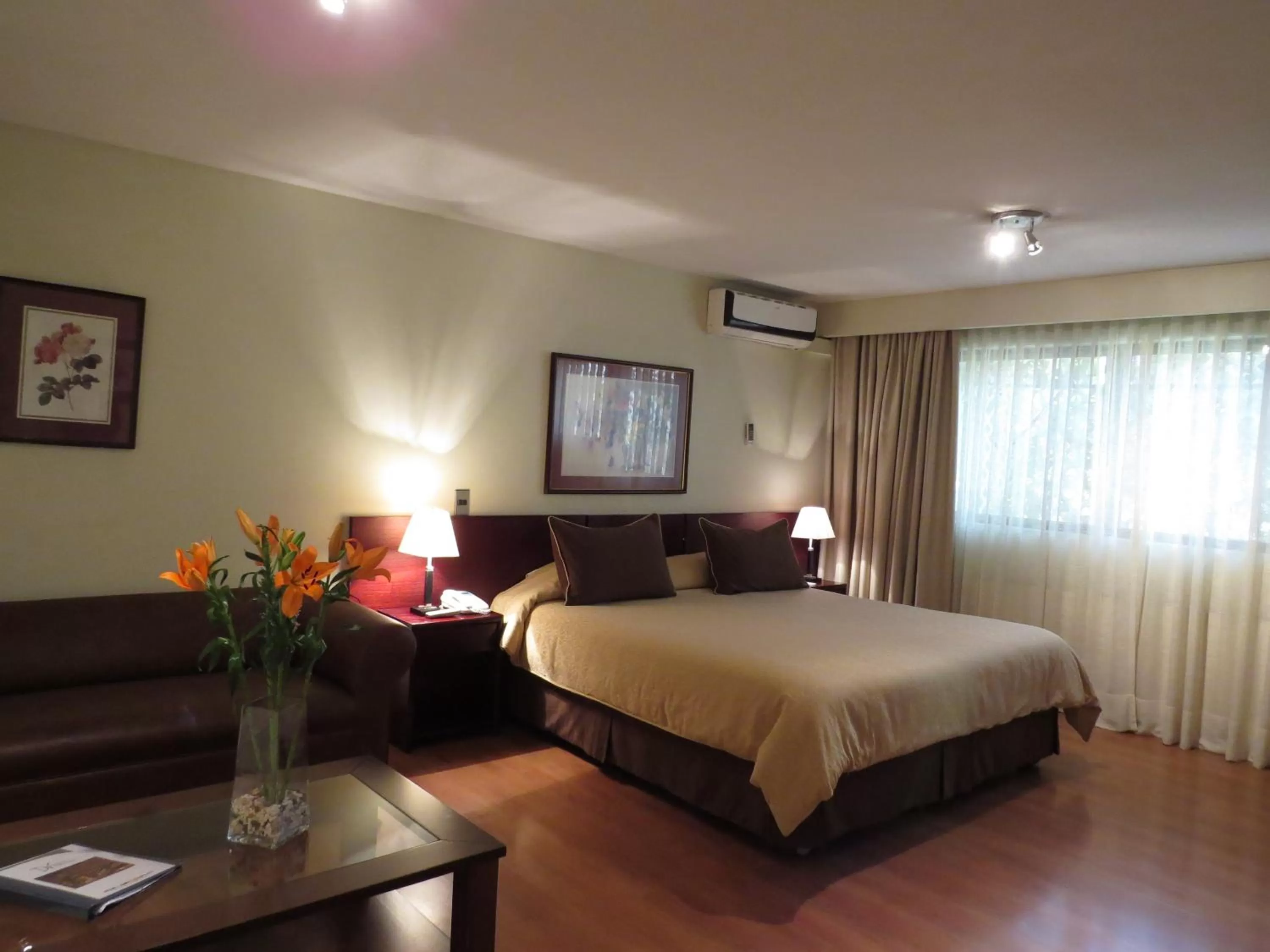 Photo of the whole room, Bed in Hotel Diego de Velazquez