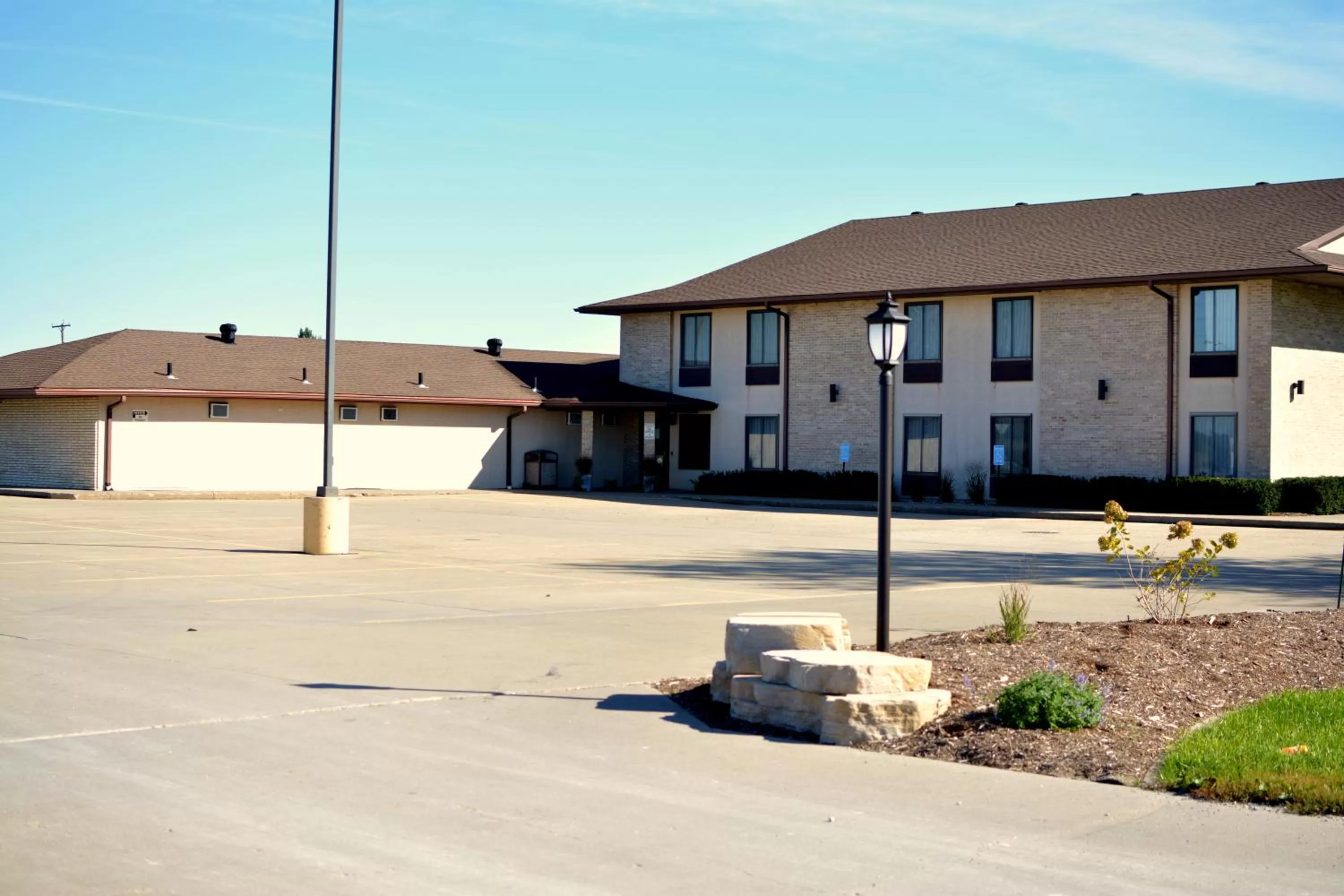 Property building in Dutch Country Inn