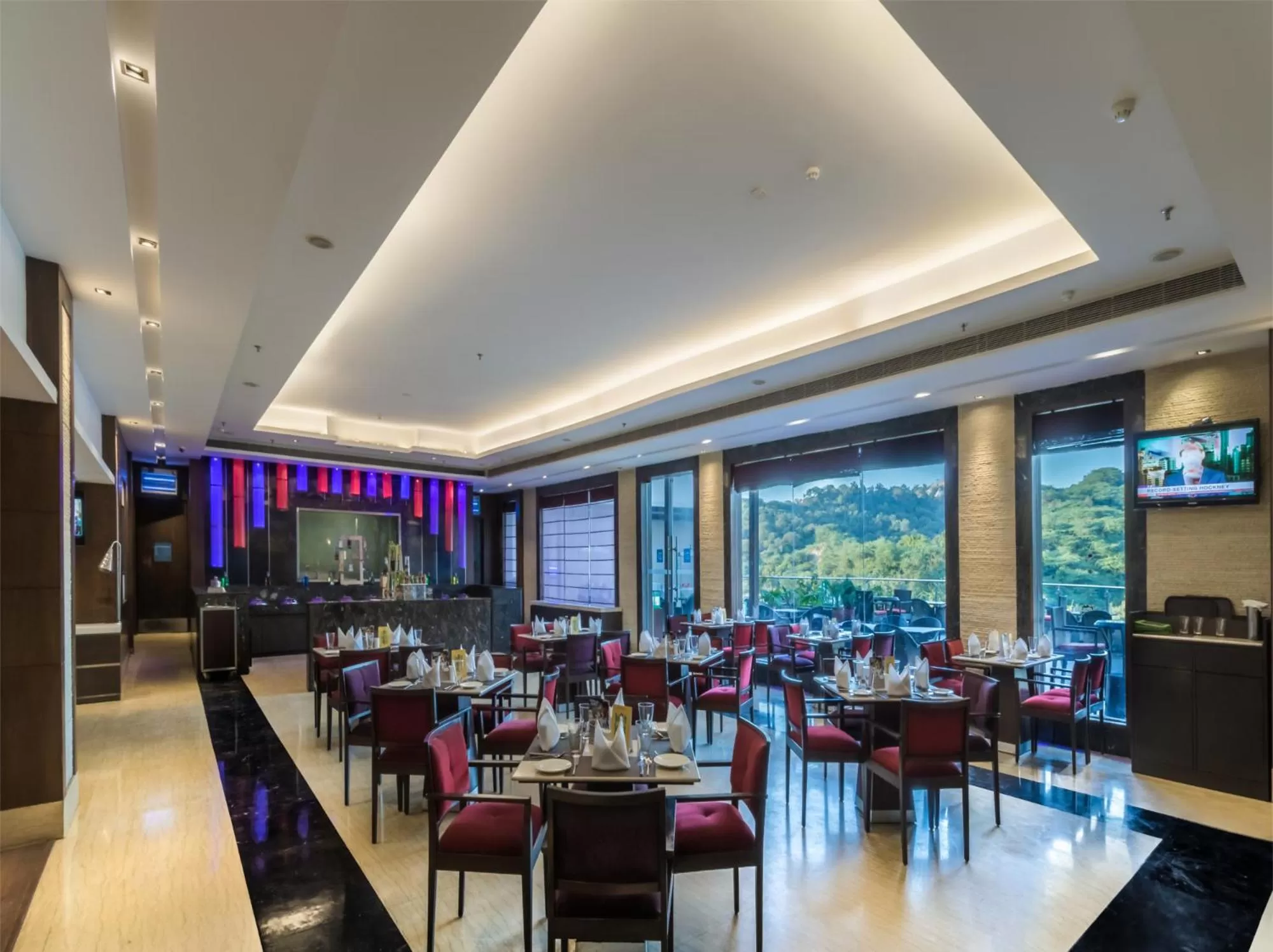 Restaurant/places to eat in Golden Tulip Chandigarh, Panchkula