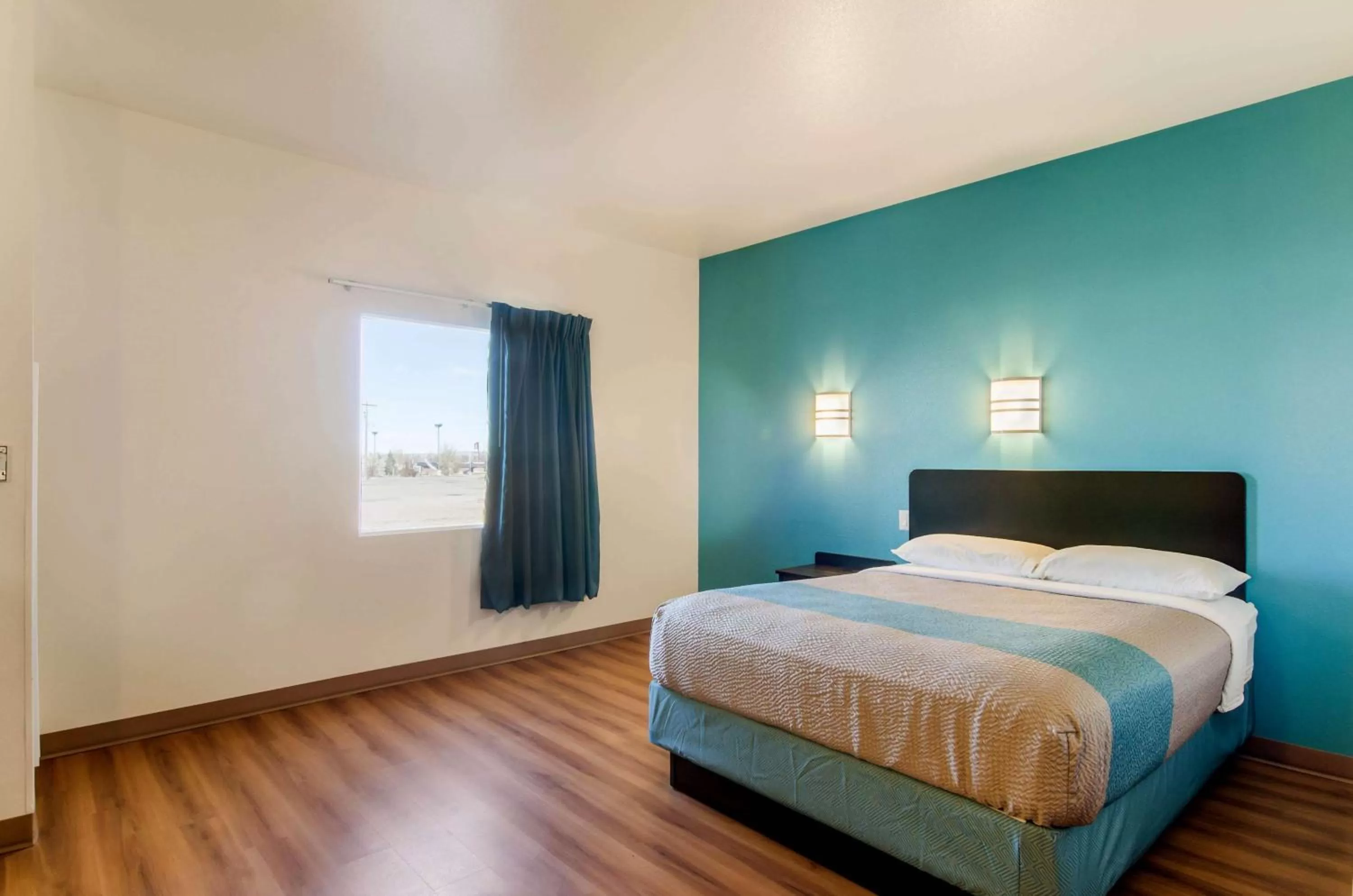 Bedroom, Bed in Motel 6-Wheatland, WY