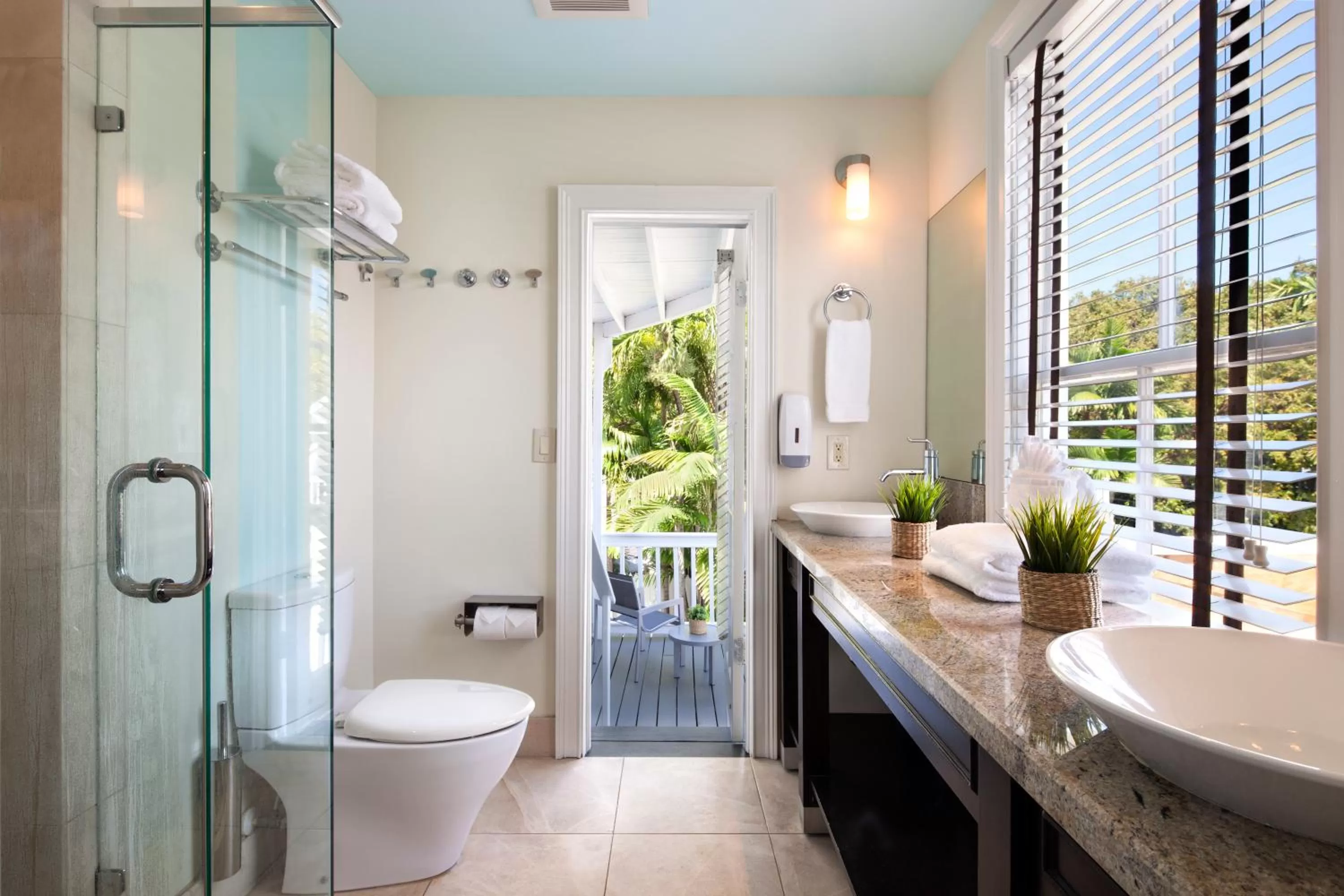 Bathroom in Nyah - Adult Exclusive