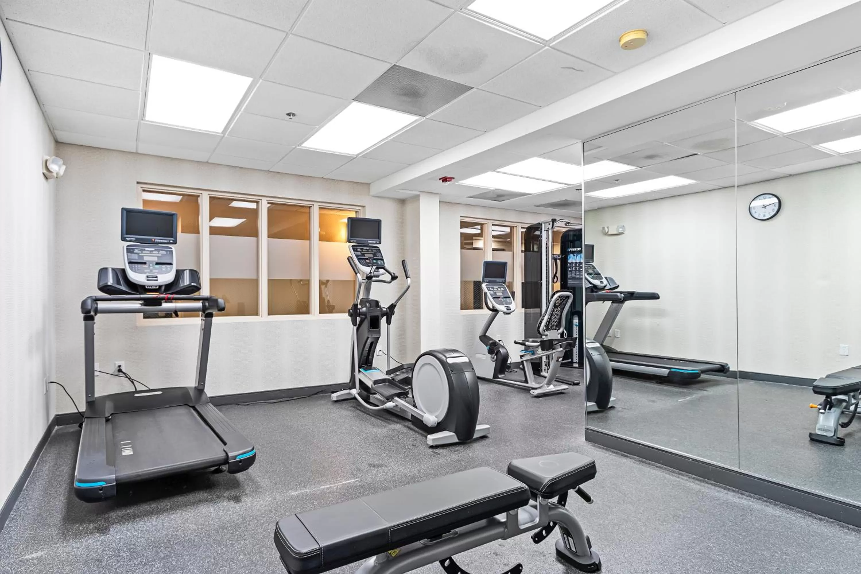 Fitness centre/facilities in Holiday Inn - St. Petersburg West by IHG