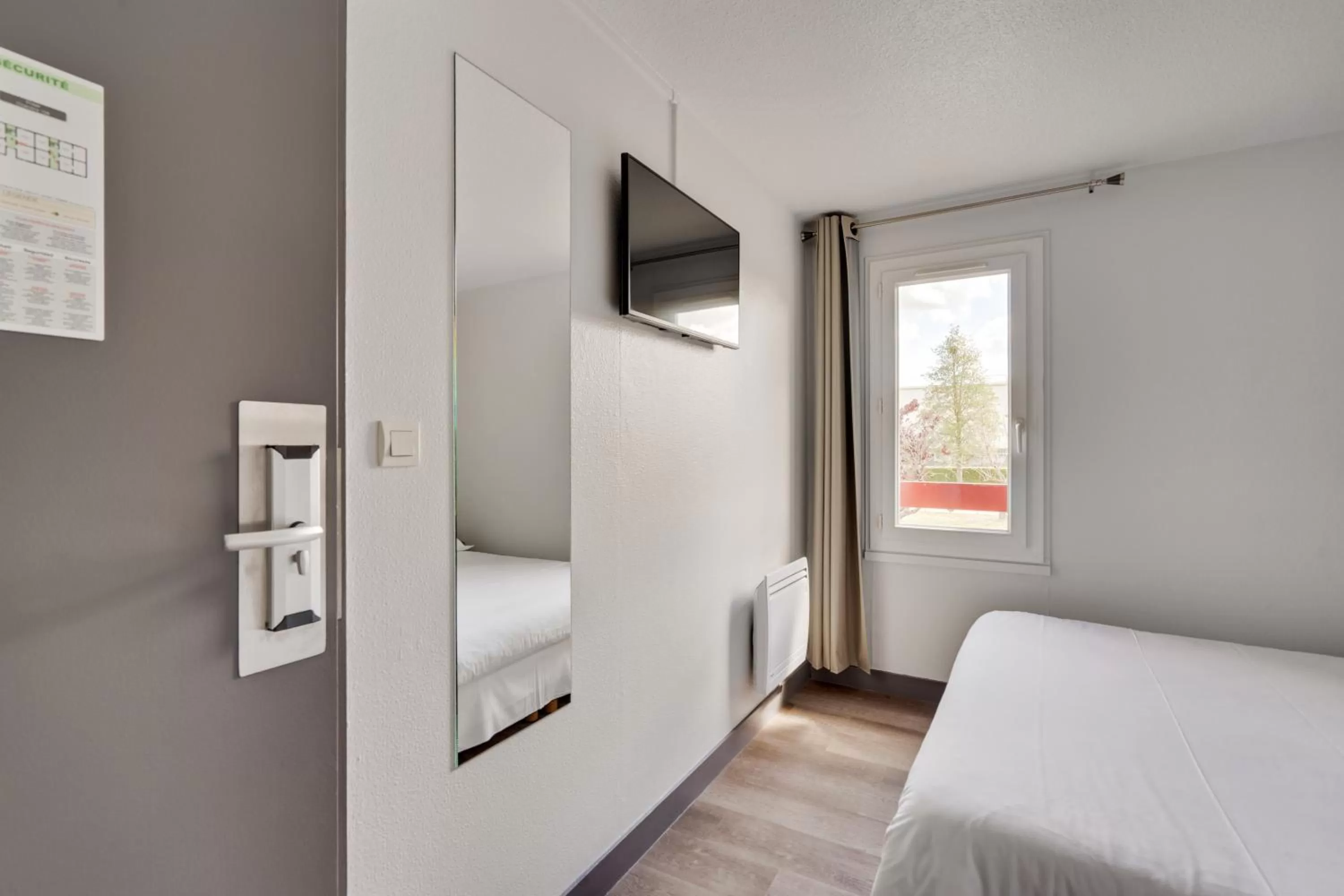 TV and multimedia, Bed in initial by balladins Blois