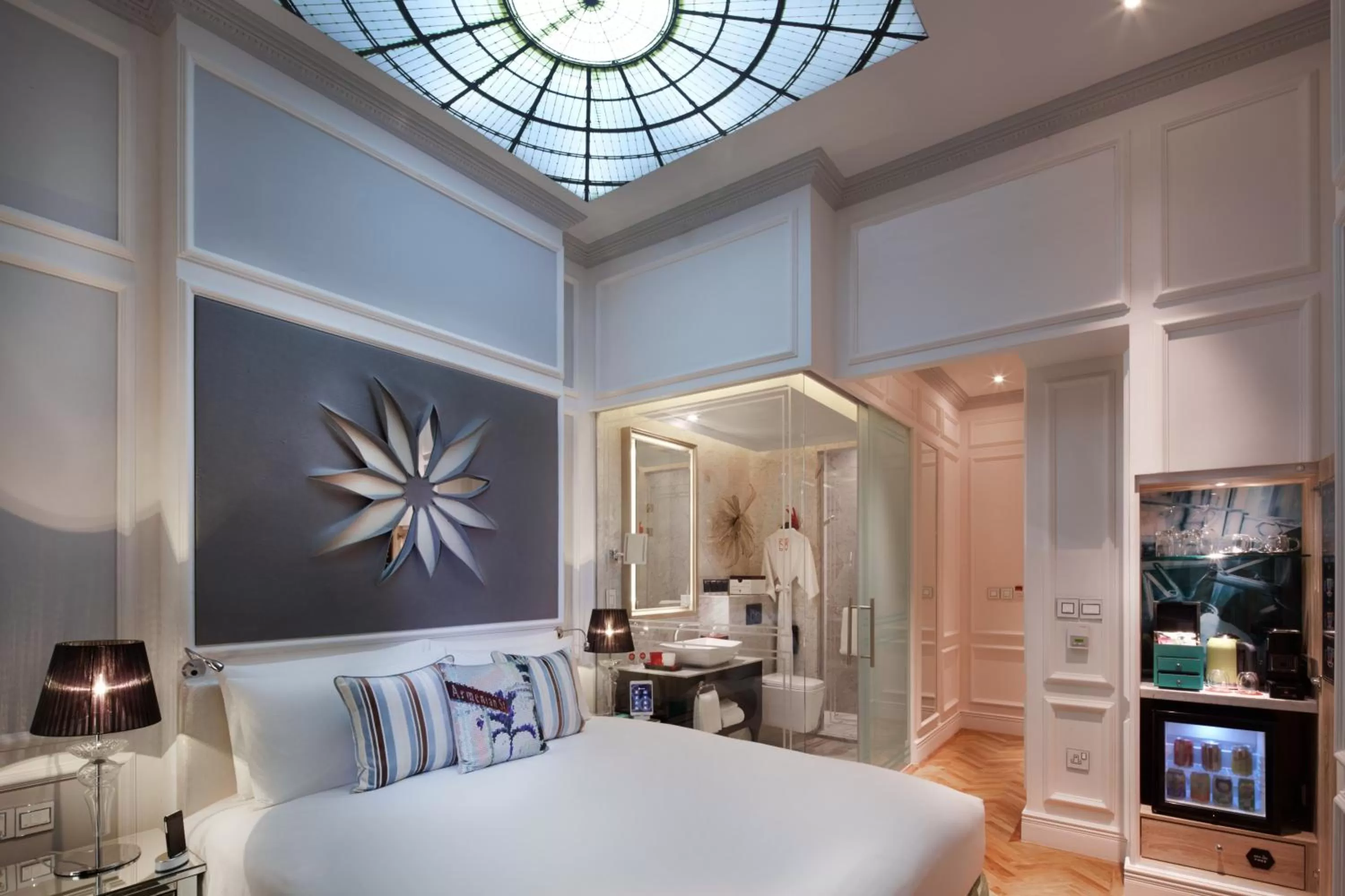 Cozy Room in Hotel Telegraph