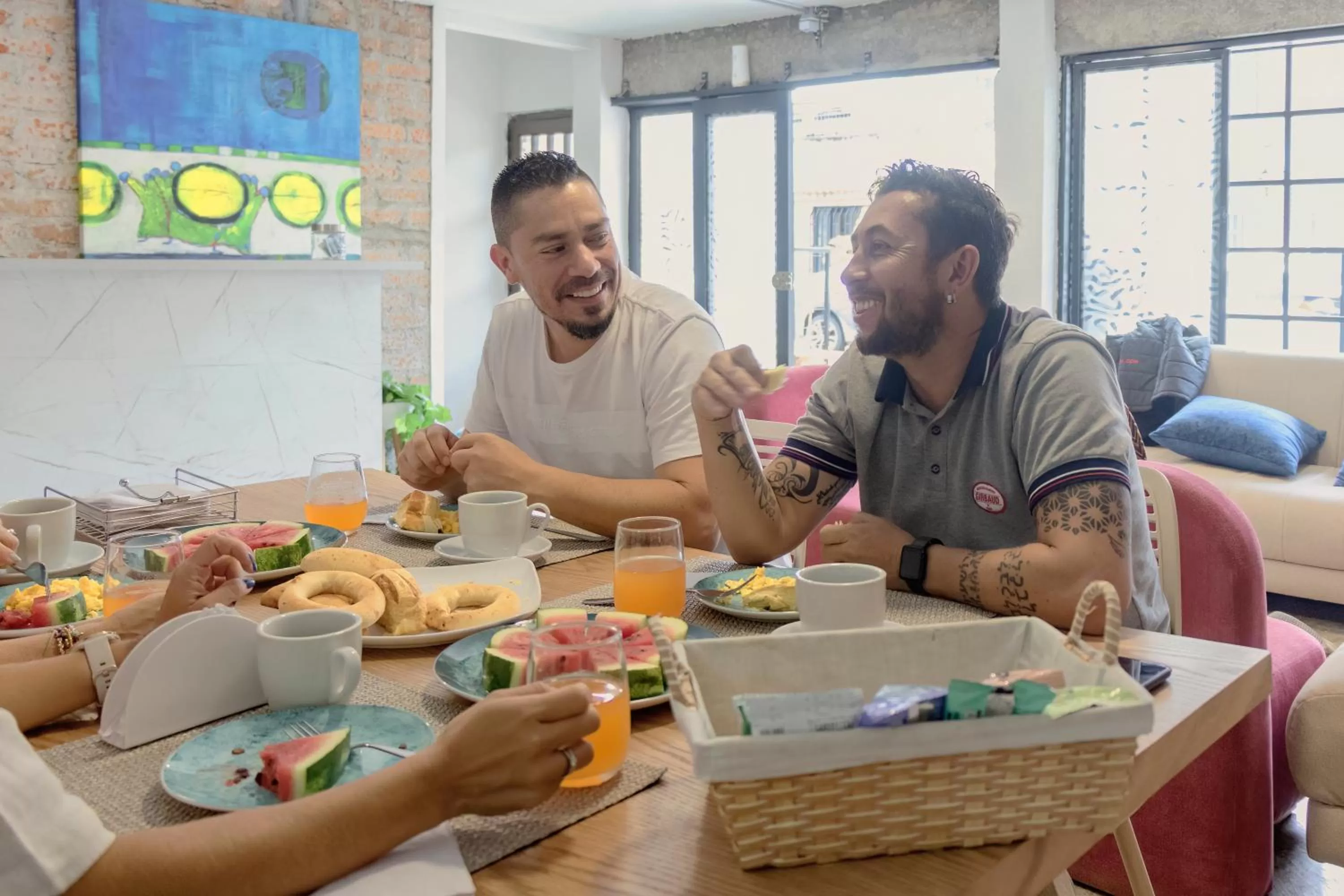 People in Ventiuna Hotel y Coliving