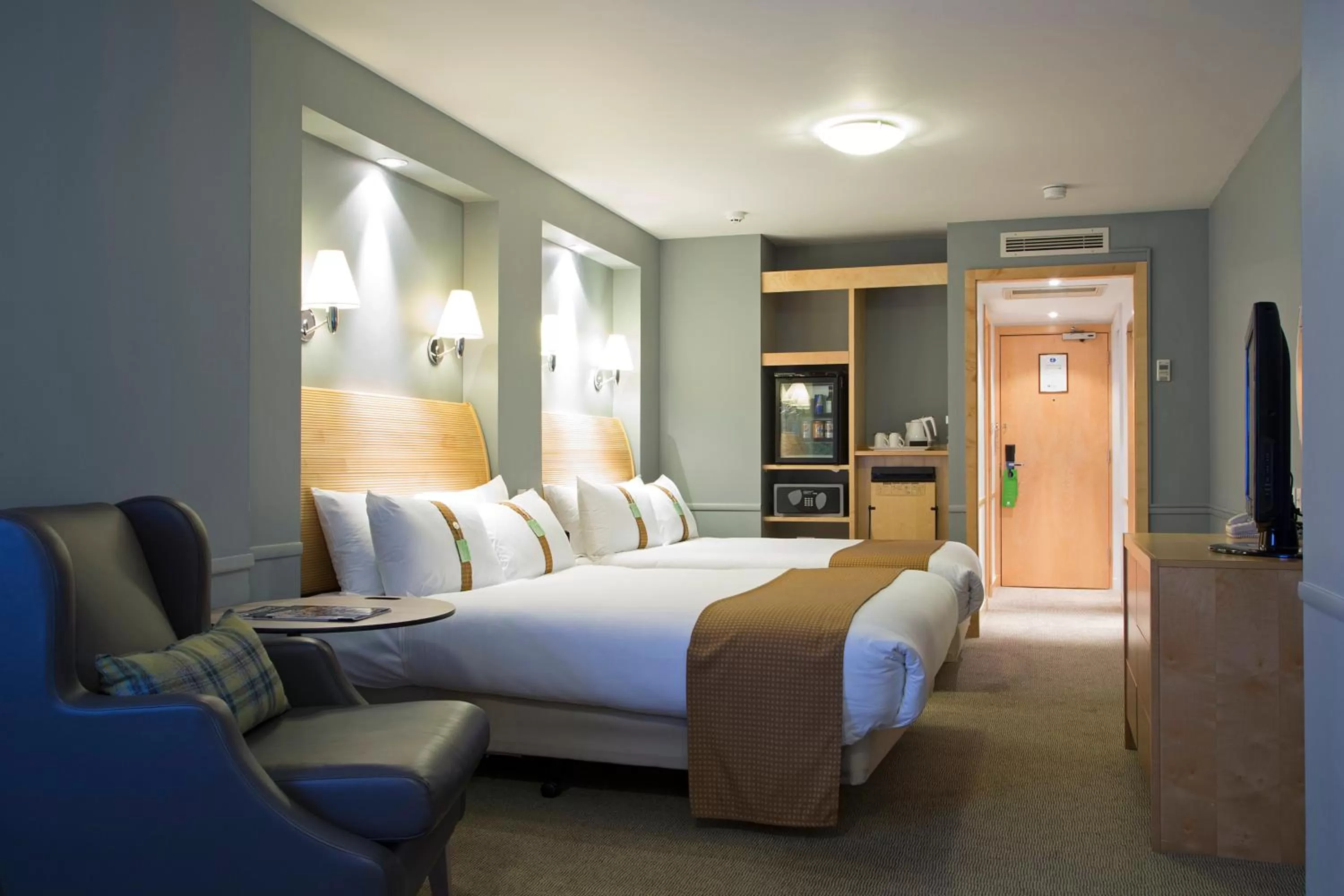 Bedroom, Bed in Holiday Inn Guildford by IHG