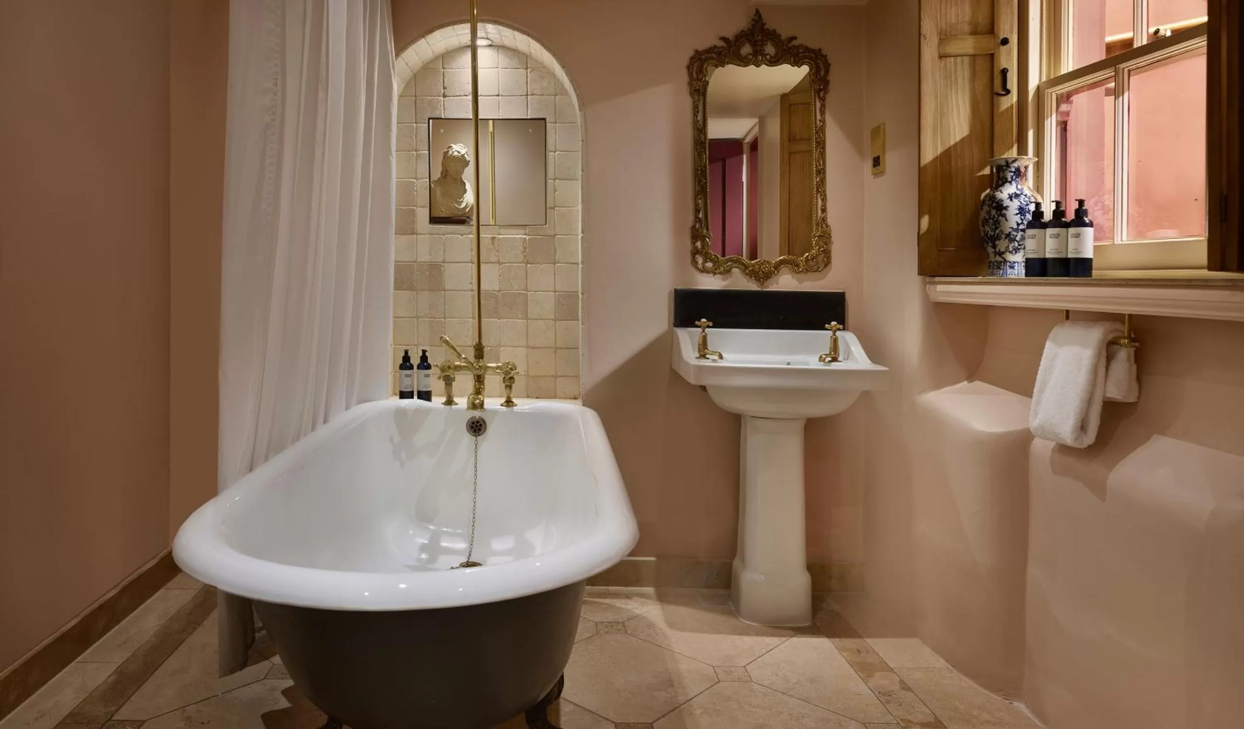 Bathroom in The Rookery