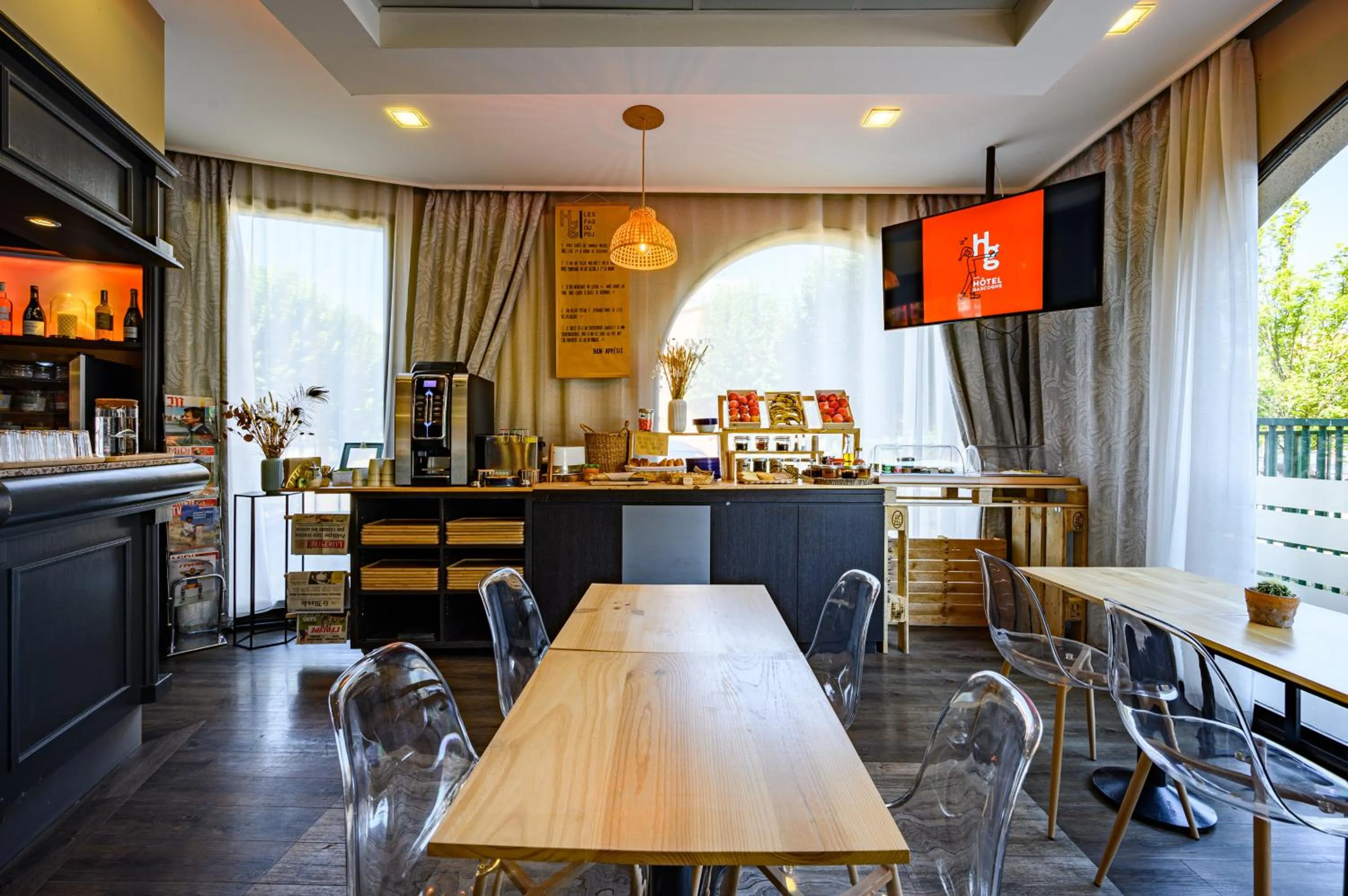 Staff in Hotel Gascogne