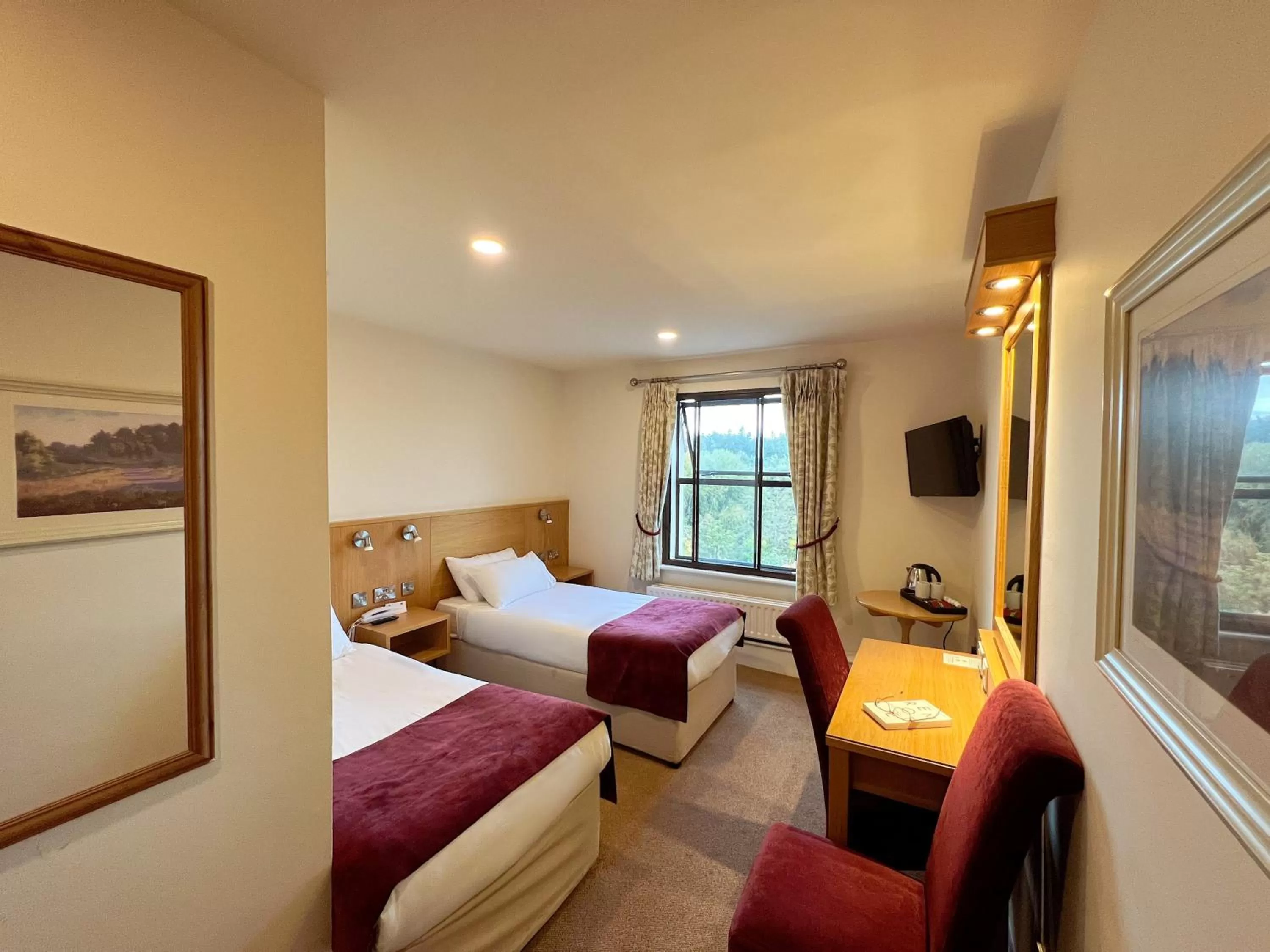 Bed in The Lucan Spa Hotel