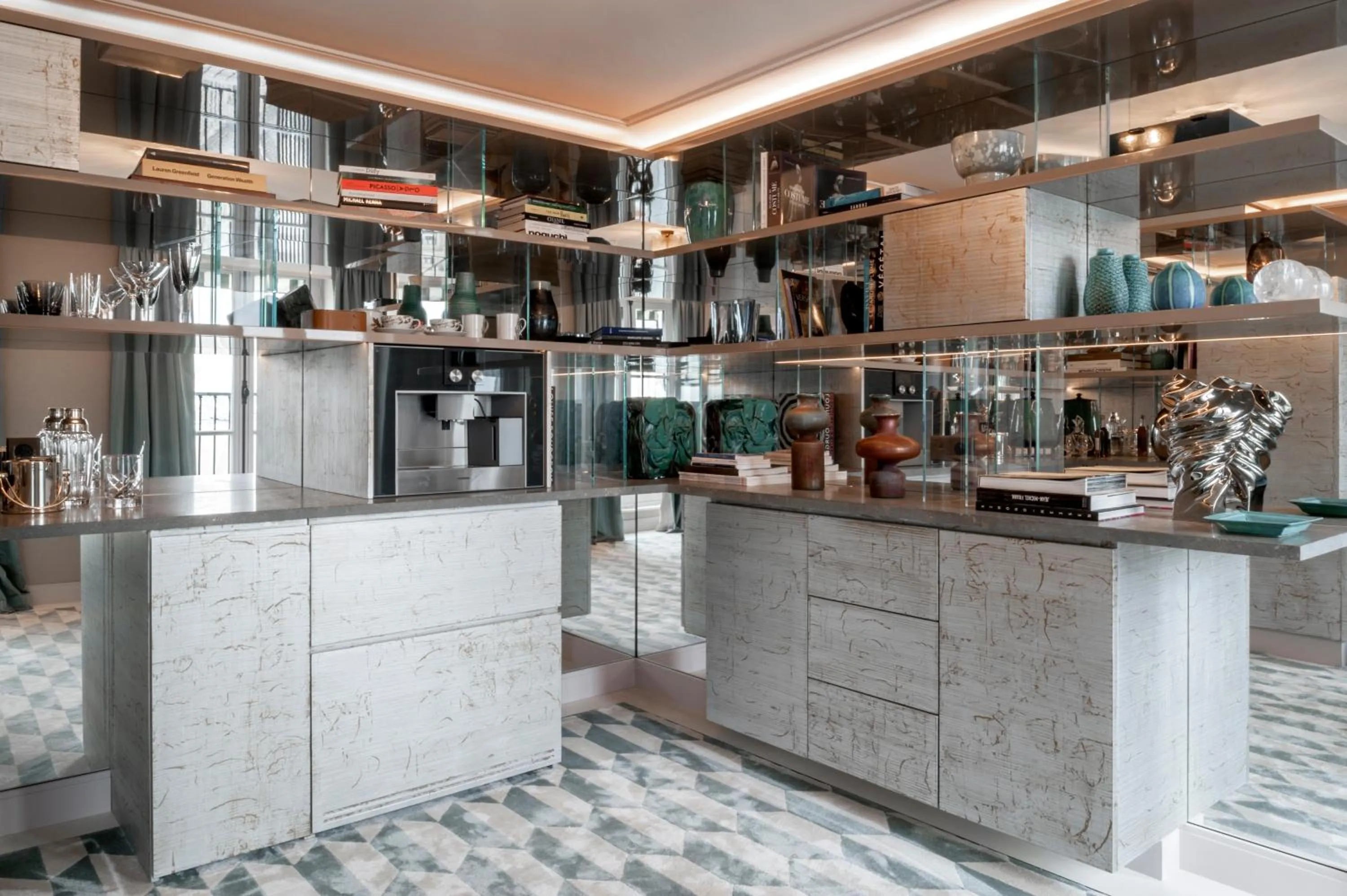 Lounge or bar in Hotel de Crillon