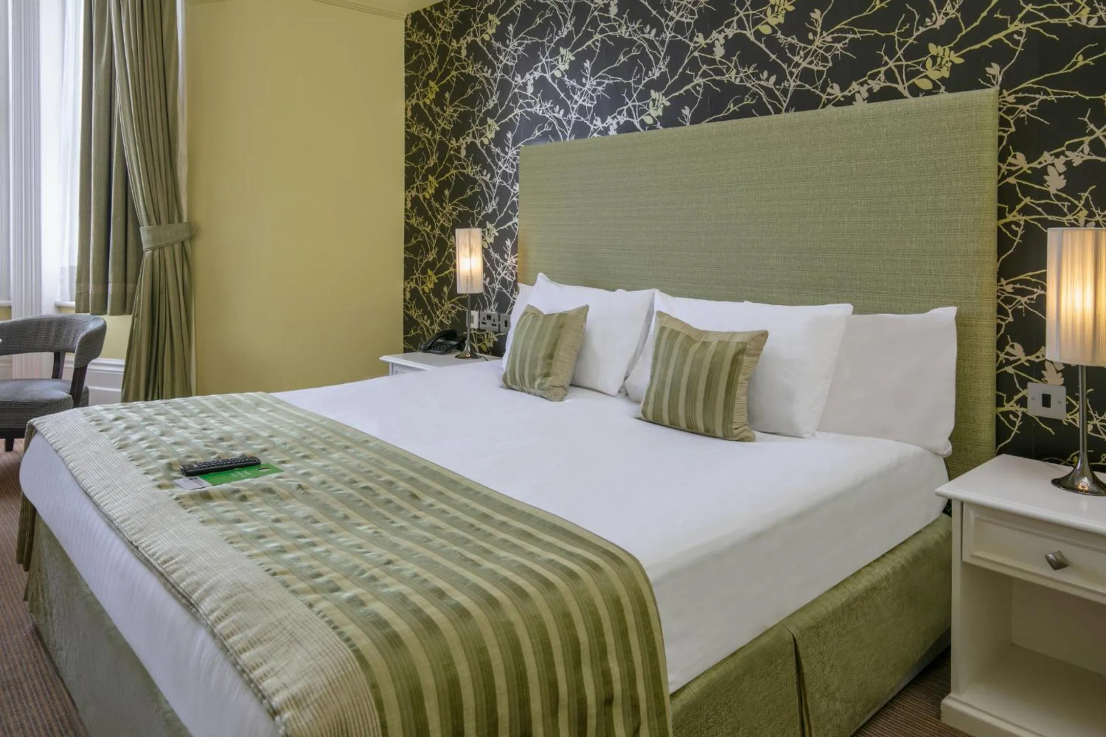 Bed in Best Western York House Hotel