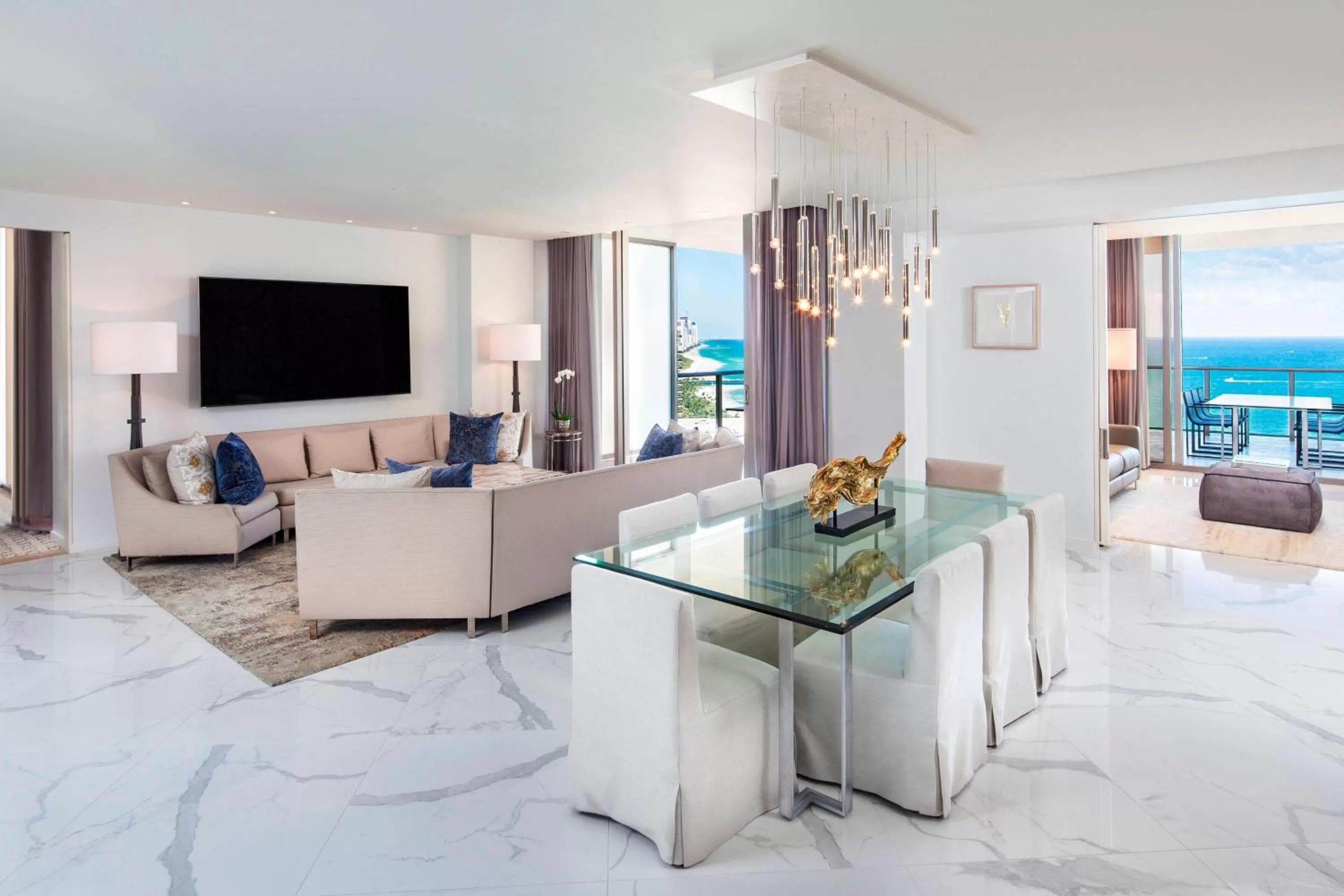 Living room in The St. Regis Bal Harbour Resort