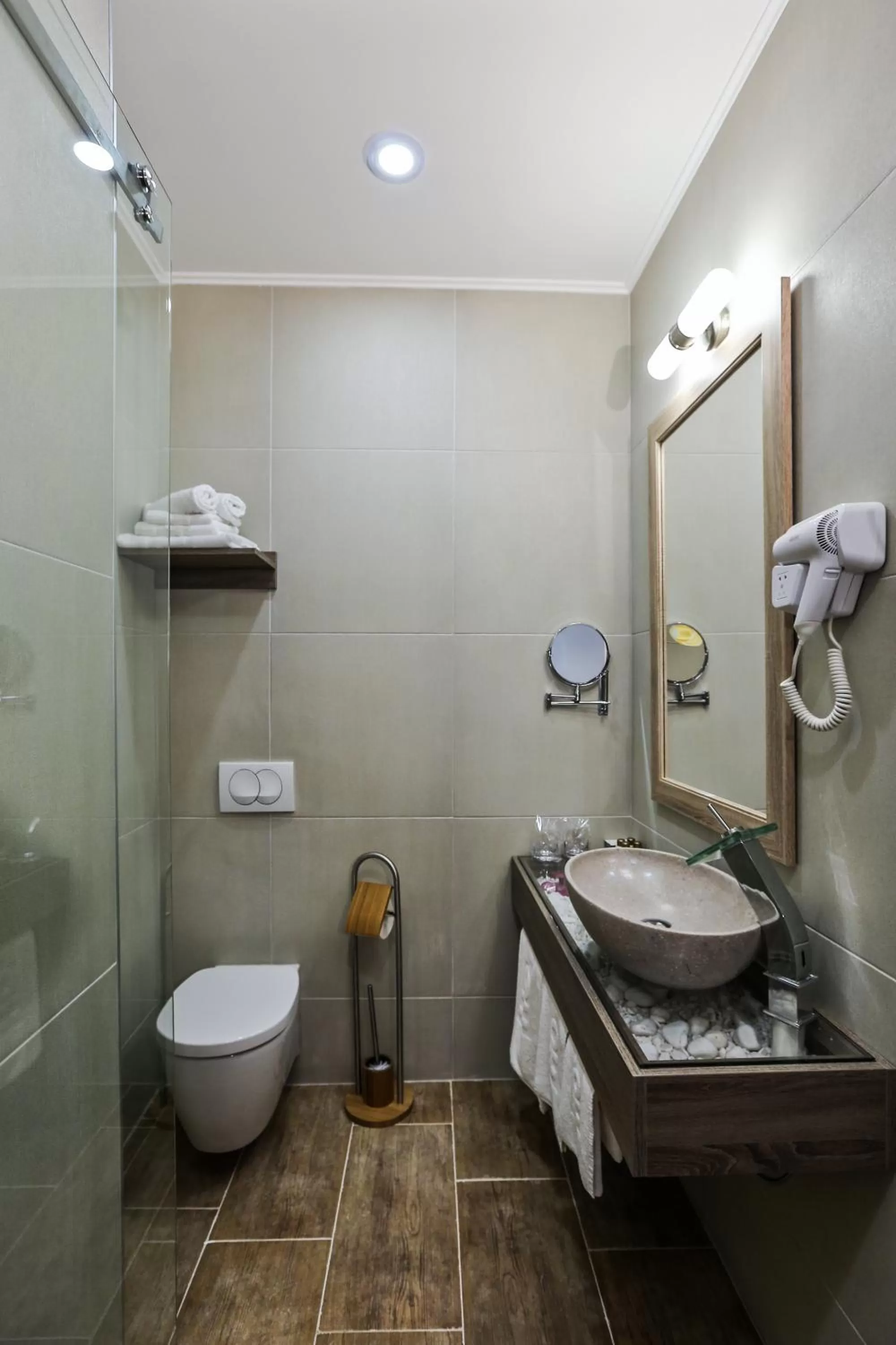 Bathroom in Garni Hotel Zen free parking