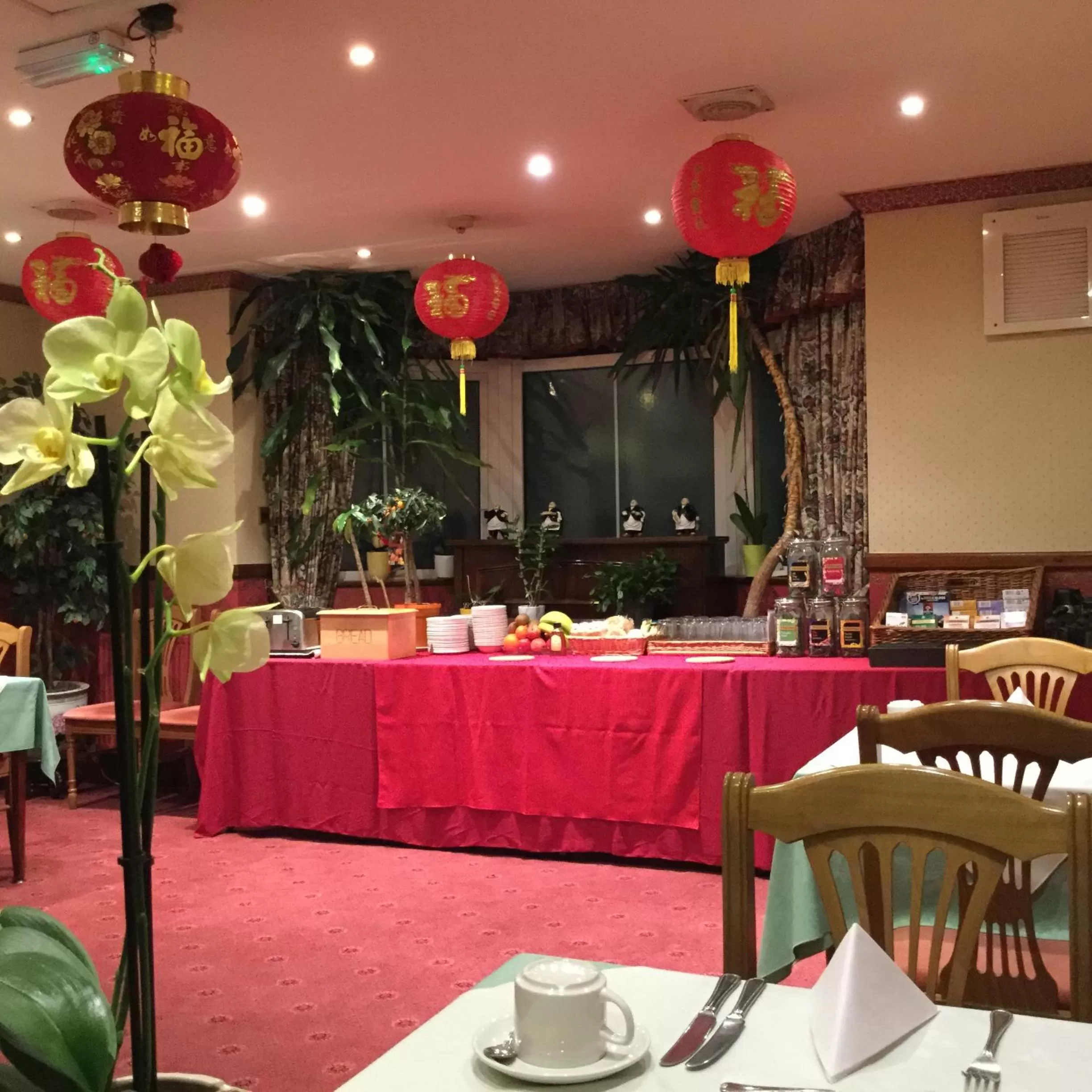 Breakfast, Restaurant/Places to Eat in Garden Hotel