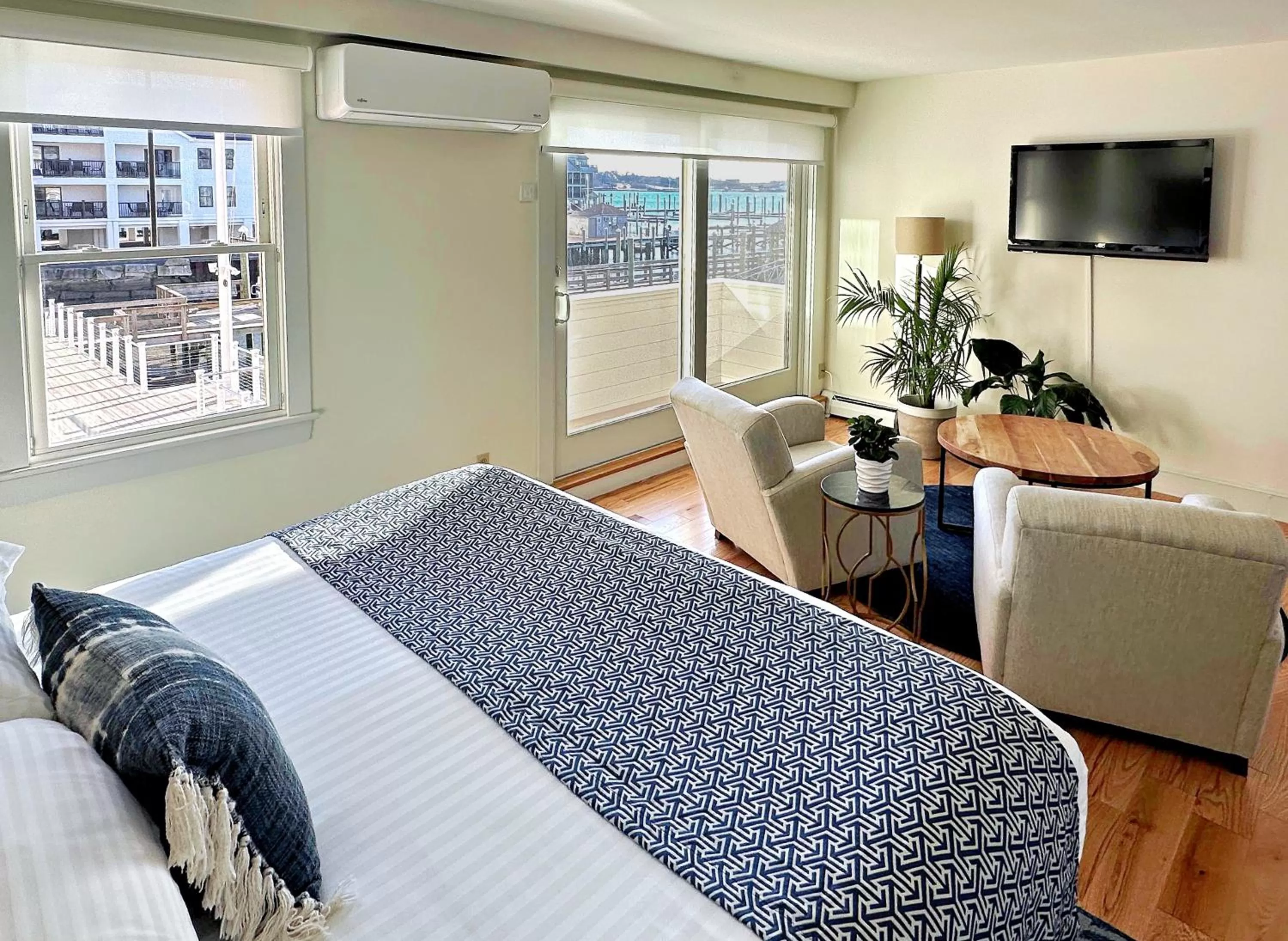 Bedroom in Harborside Inn