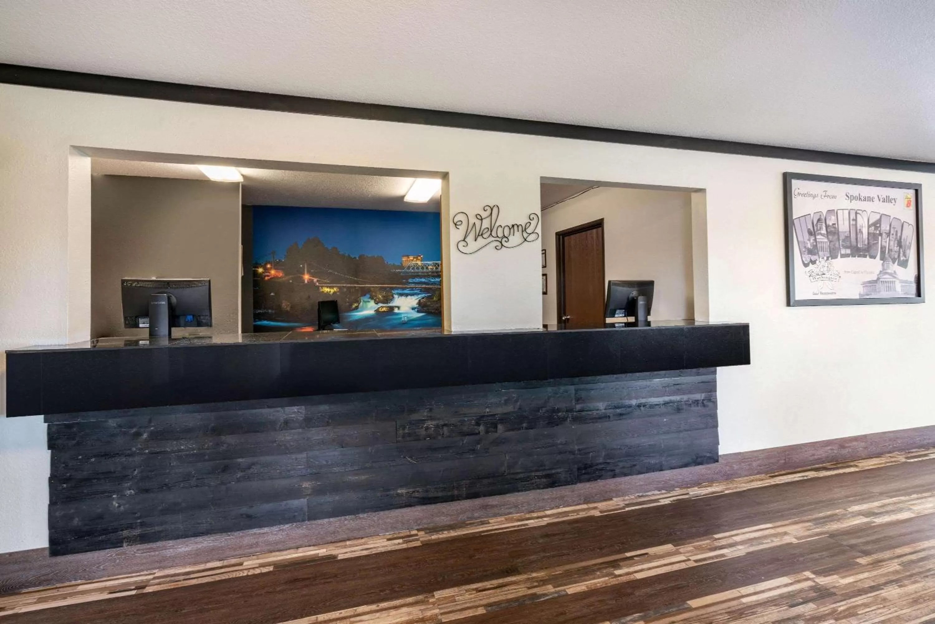 Lobby or reception in Super 8 by Wyndham Spokane Valley