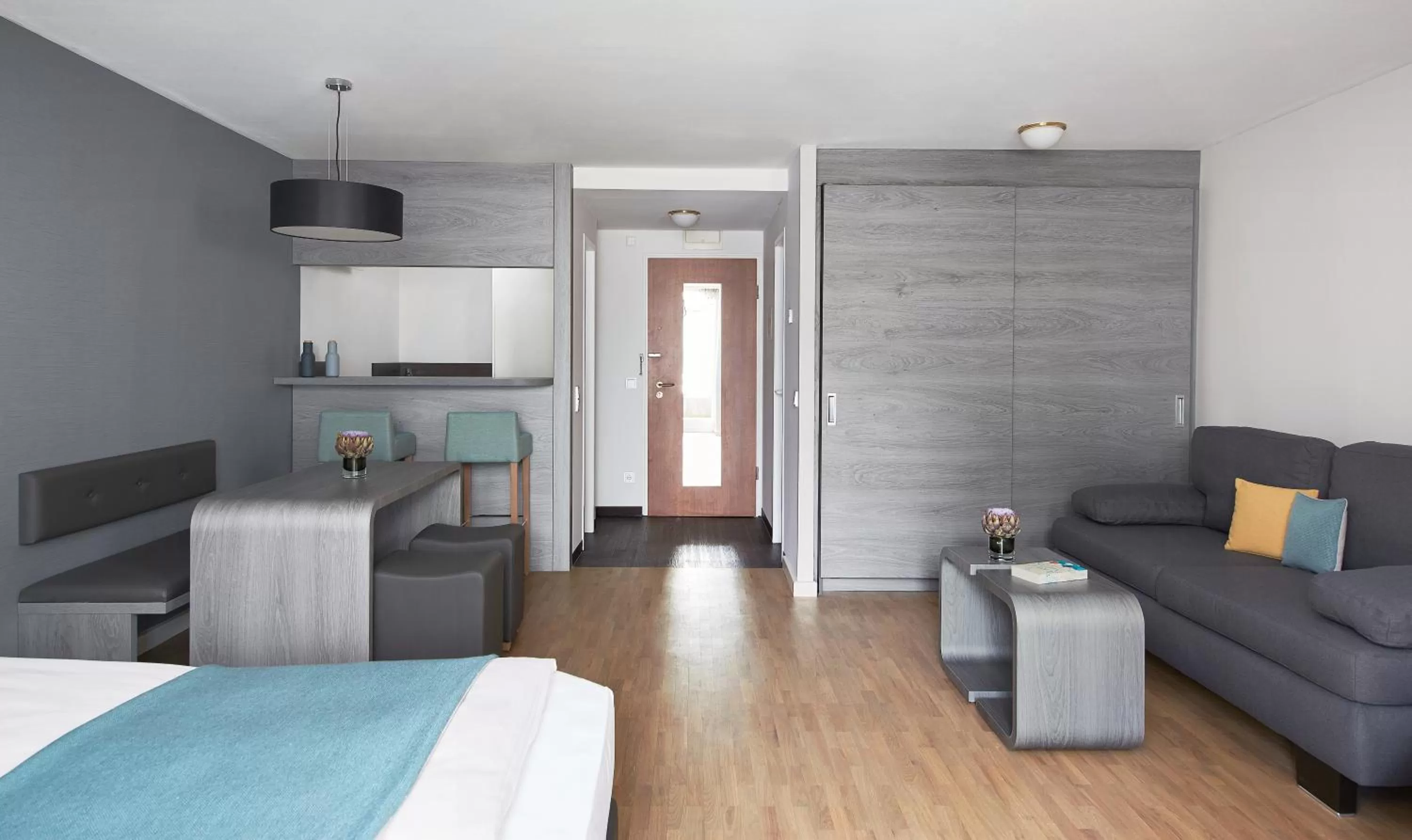 Photo of the whole room, Bed in Living Hotel Nürnberg