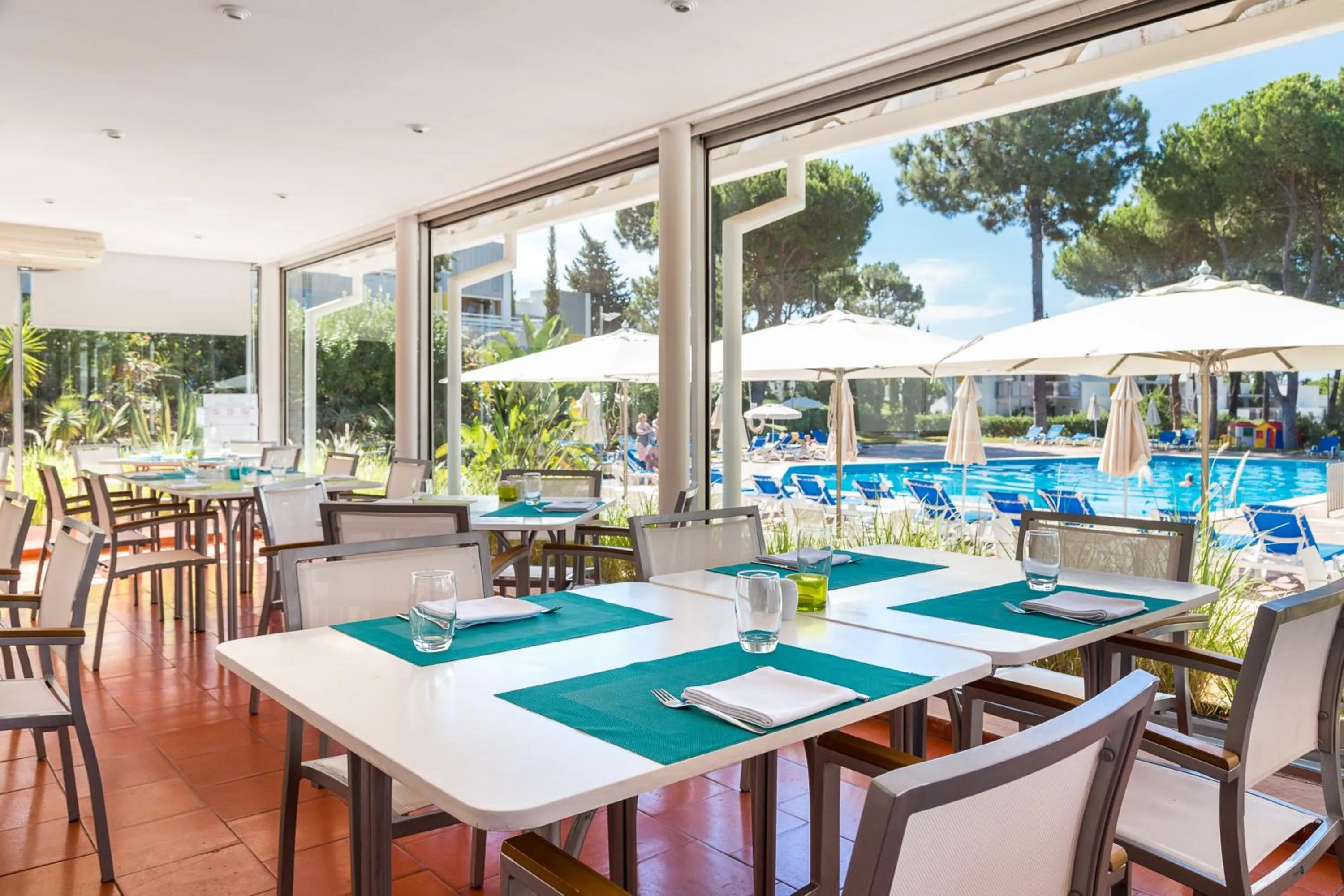 Restaurant/places to eat in Apartamentos Turisticos Pinhal Da Marina